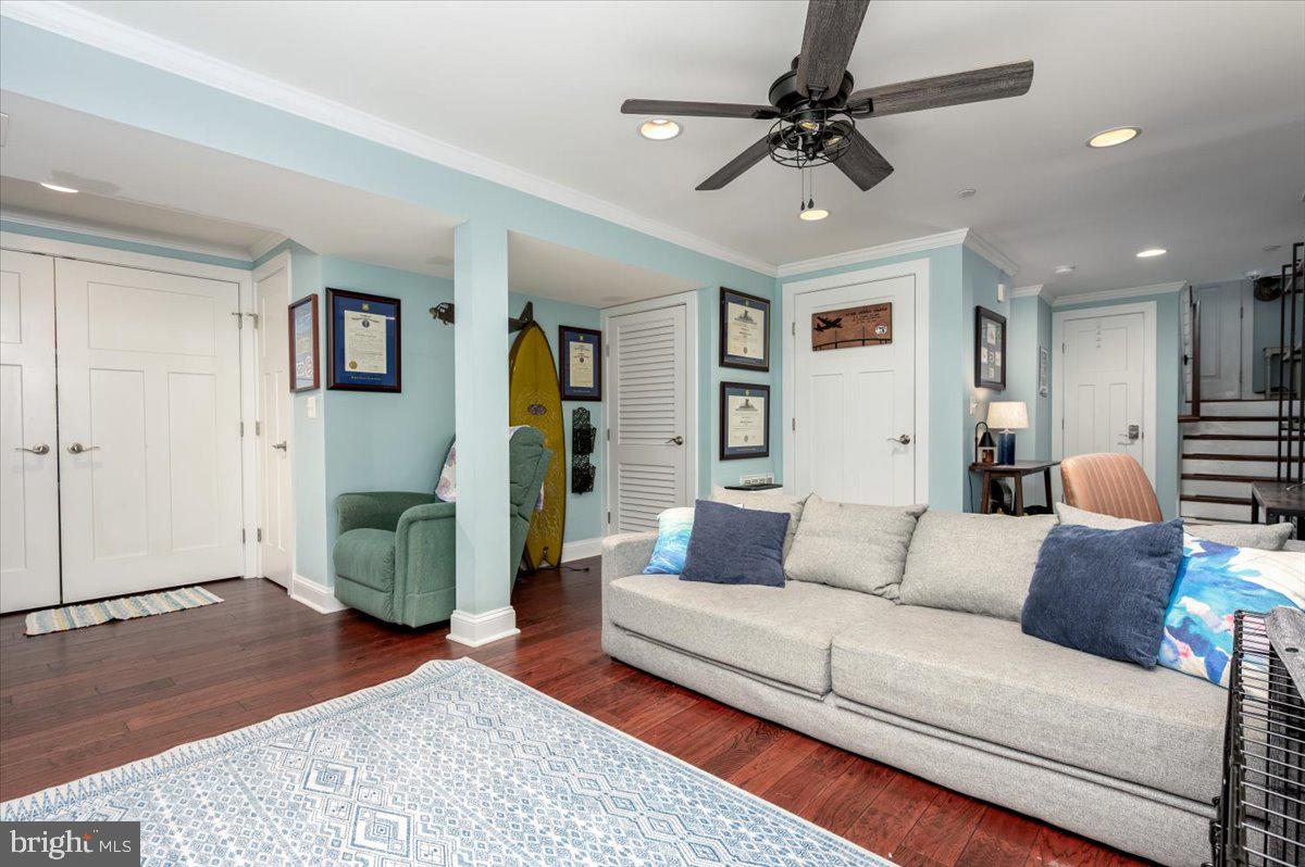 MURRAY HILL - Residential