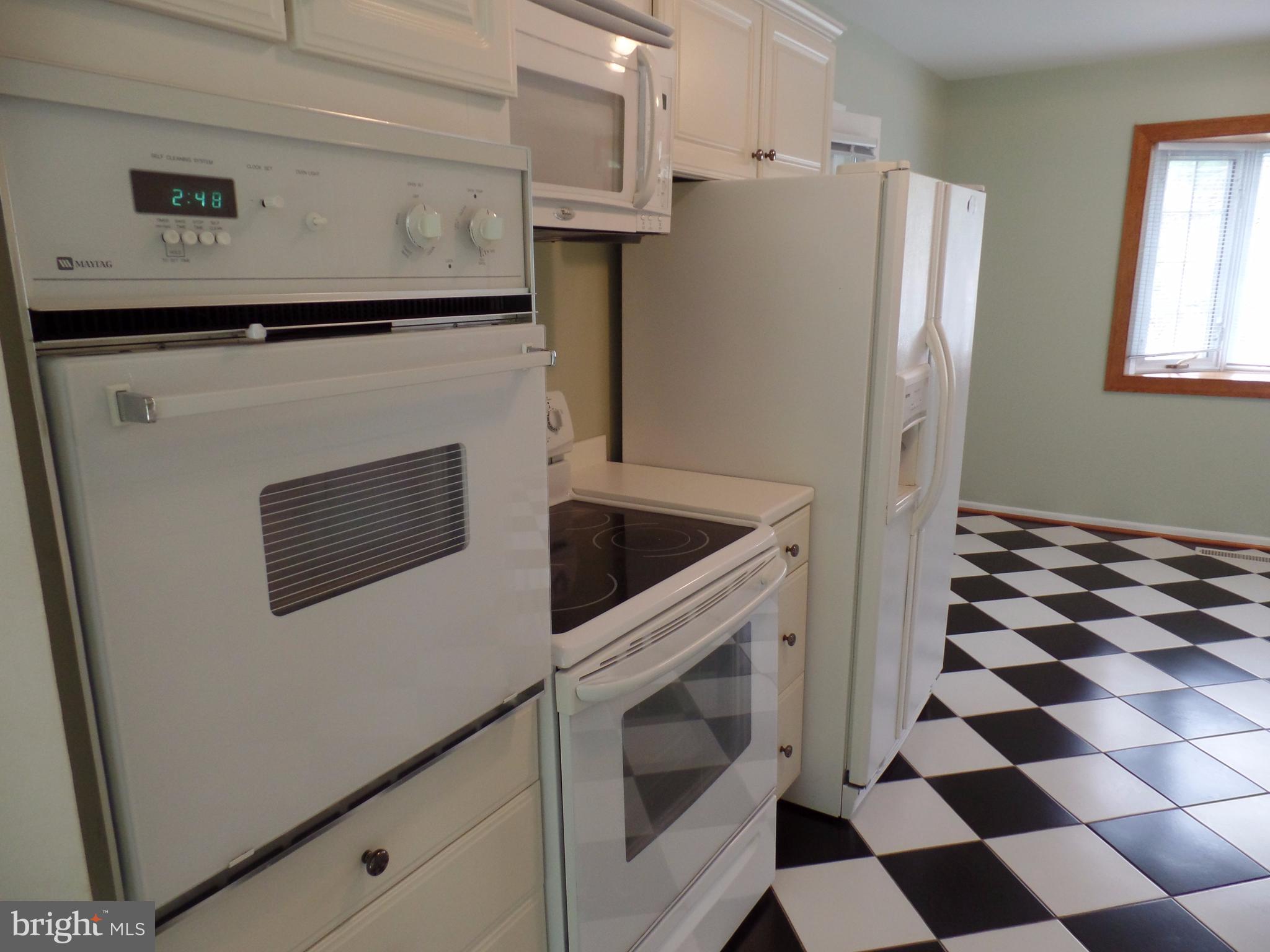 STONEWALL MANOR - Residential