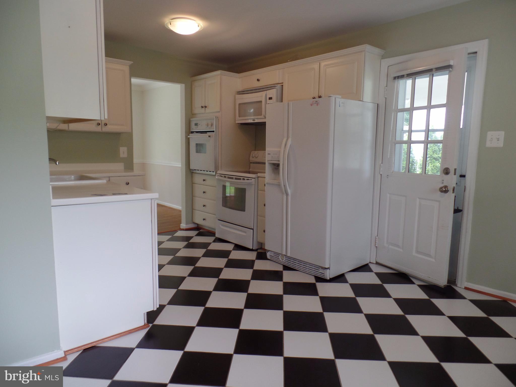 STONEWALL MANOR - Residential