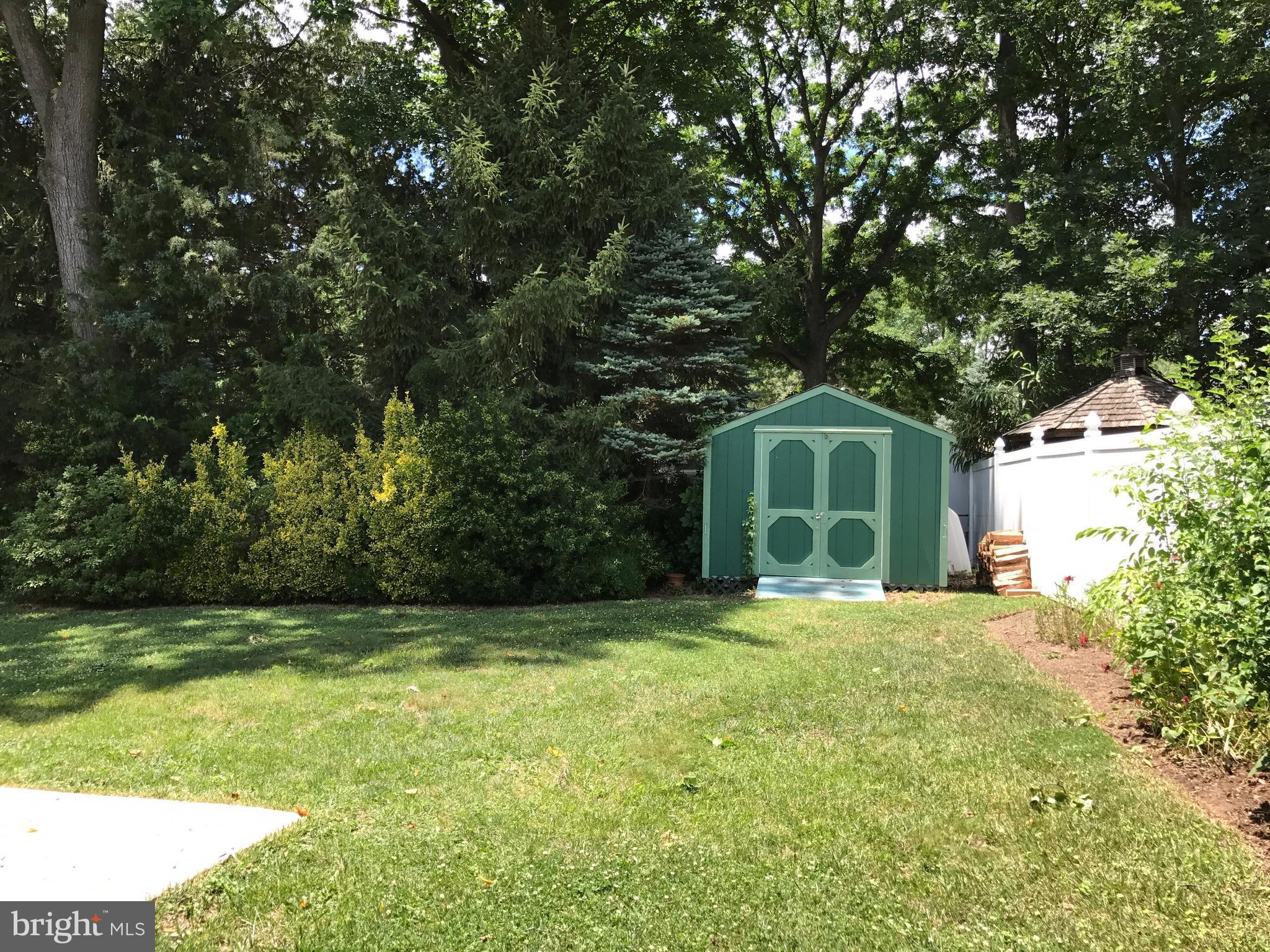 STONEWALL MANOR - Residential