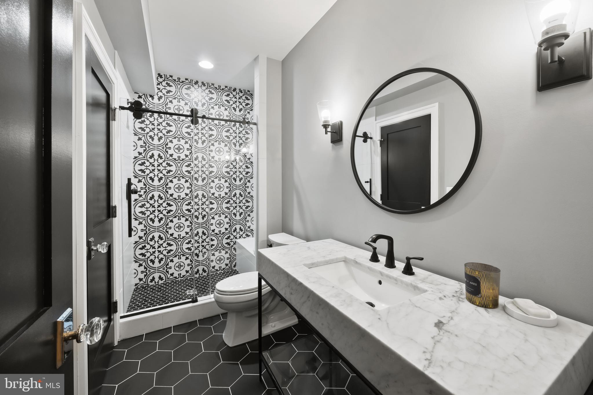 ENGLISH VILLAGE - Residential