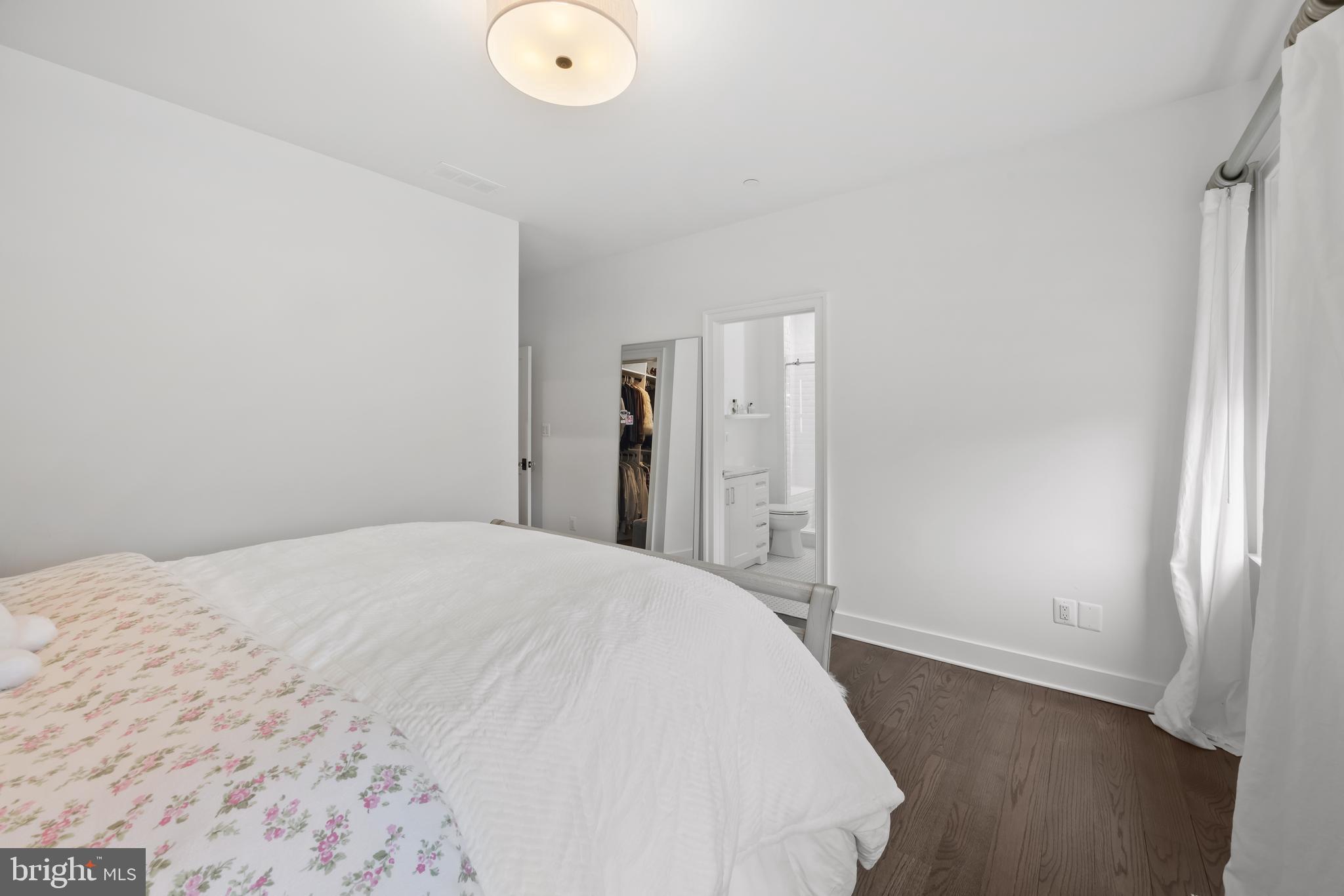 ENGLISH VILLAGE - Residential