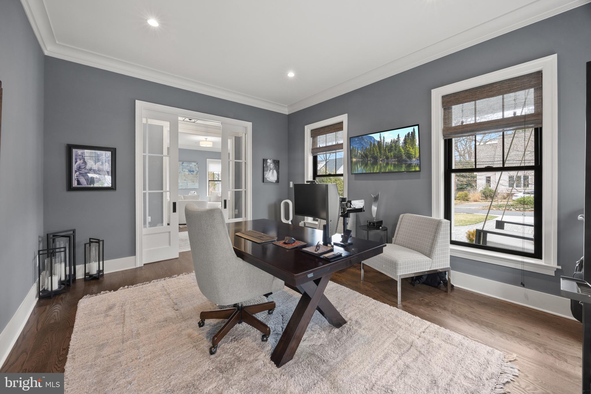 ENGLISH VILLAGE - Residential