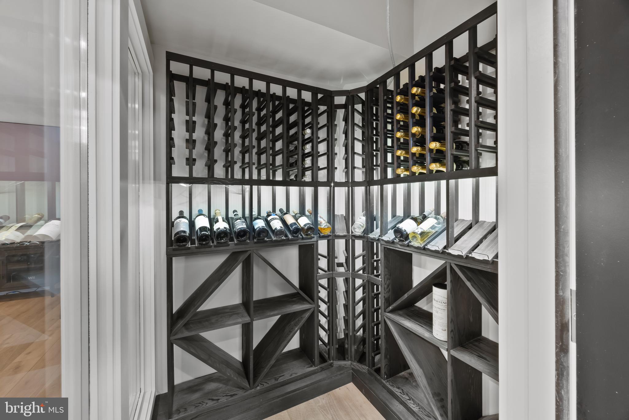 ENGLISH VILLAGE - Residential