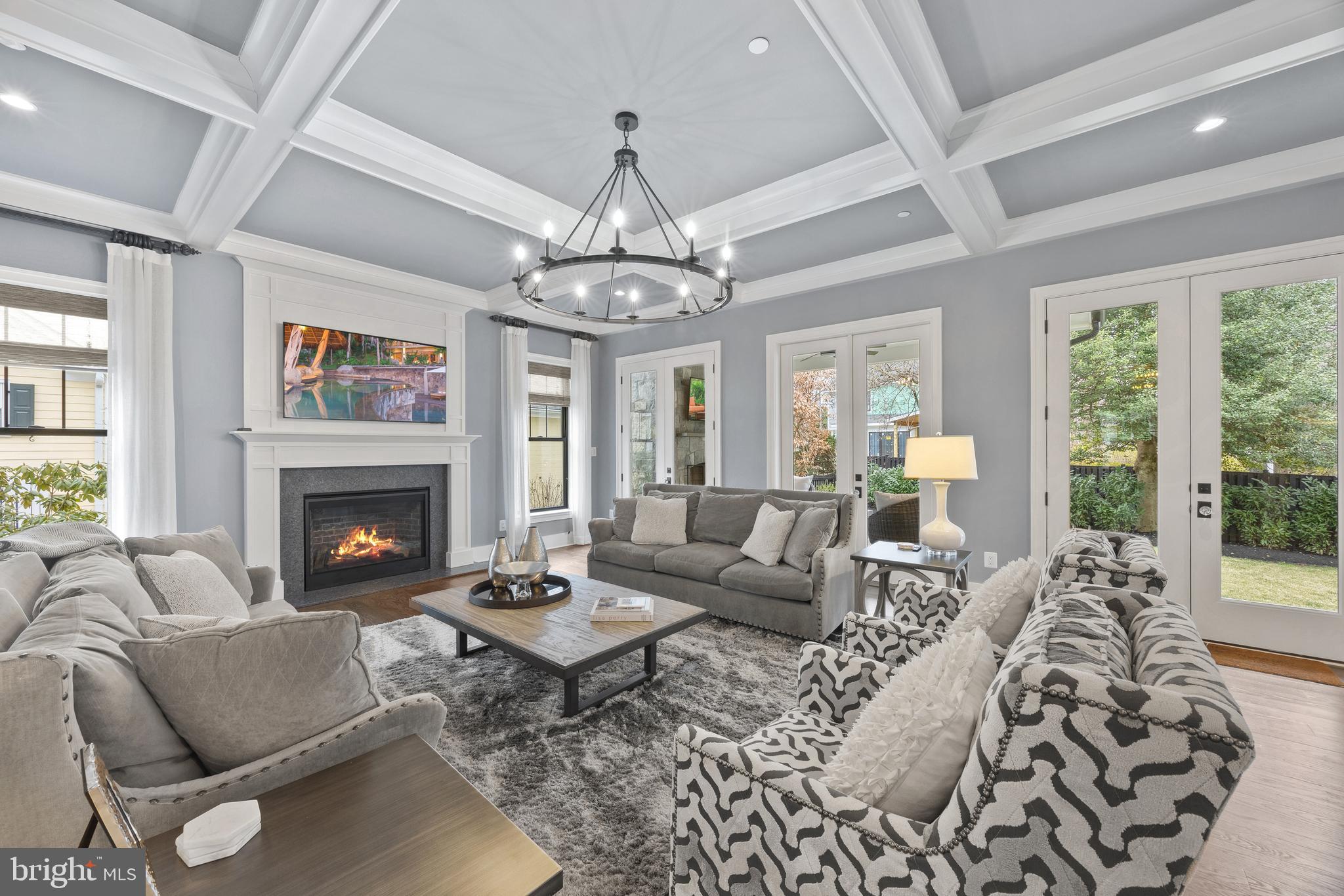 ENGLISH VILLAGE - Residential