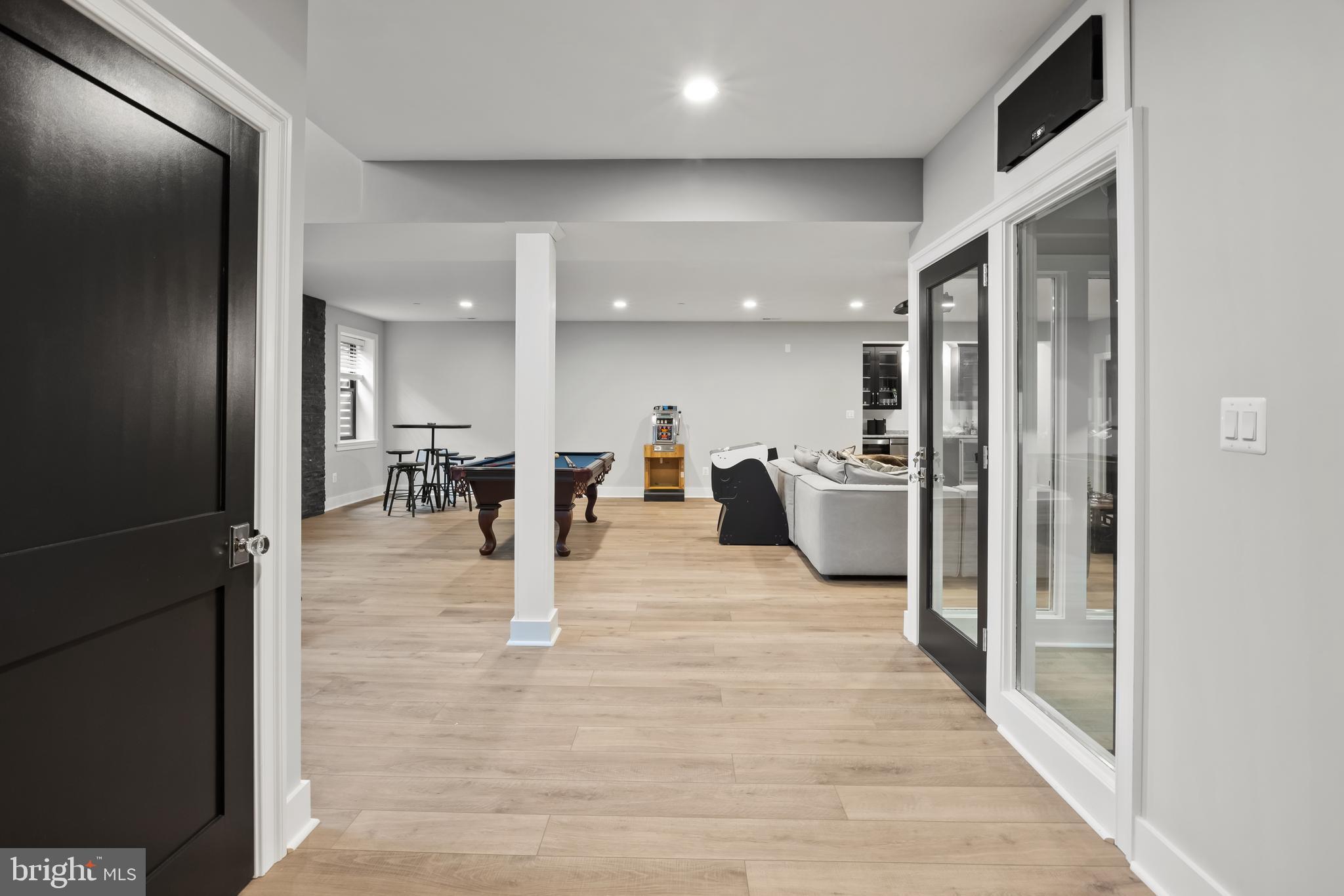 ENGLISH VILLAGE - Residential