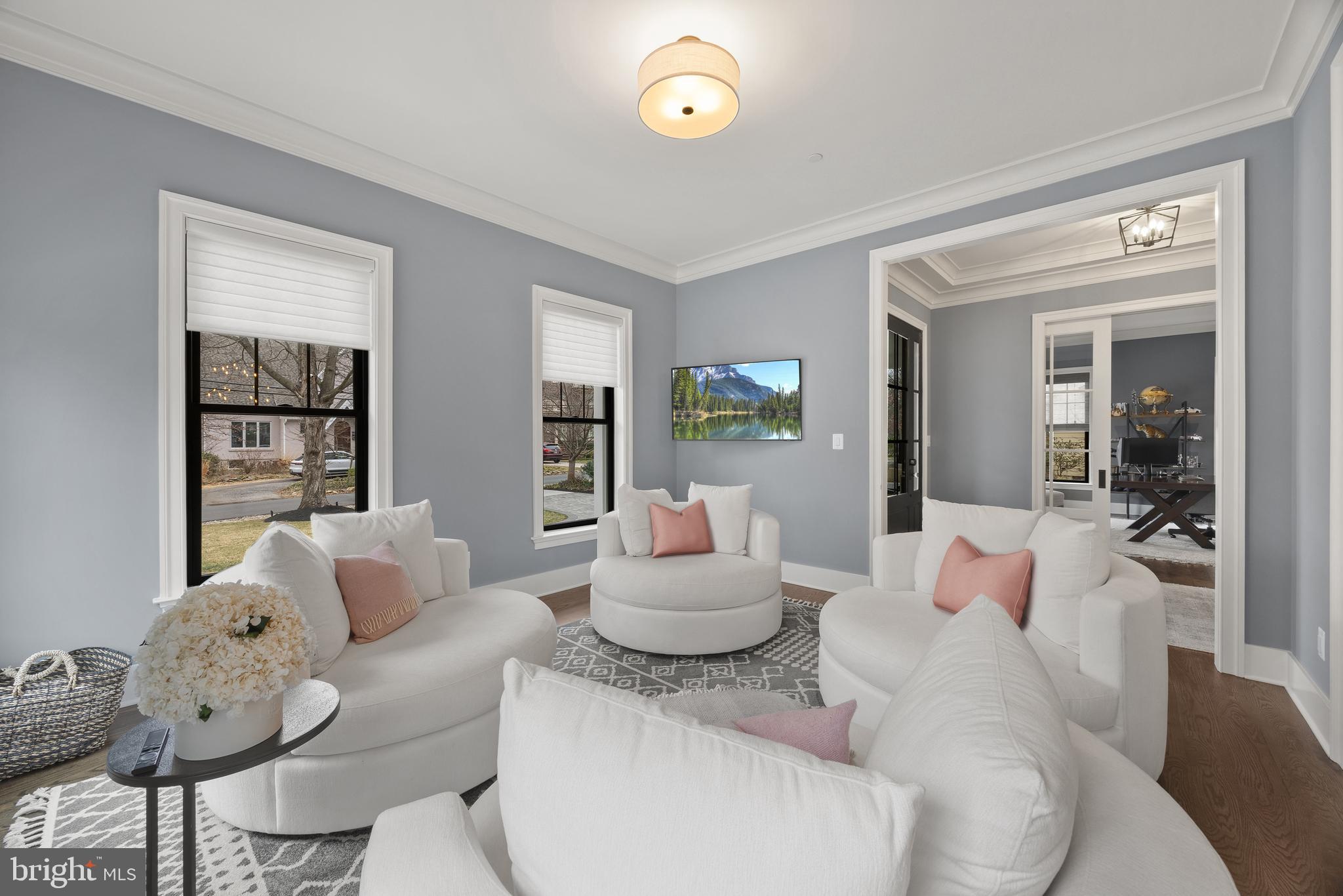 ENGLISH VILLAGE - Residential