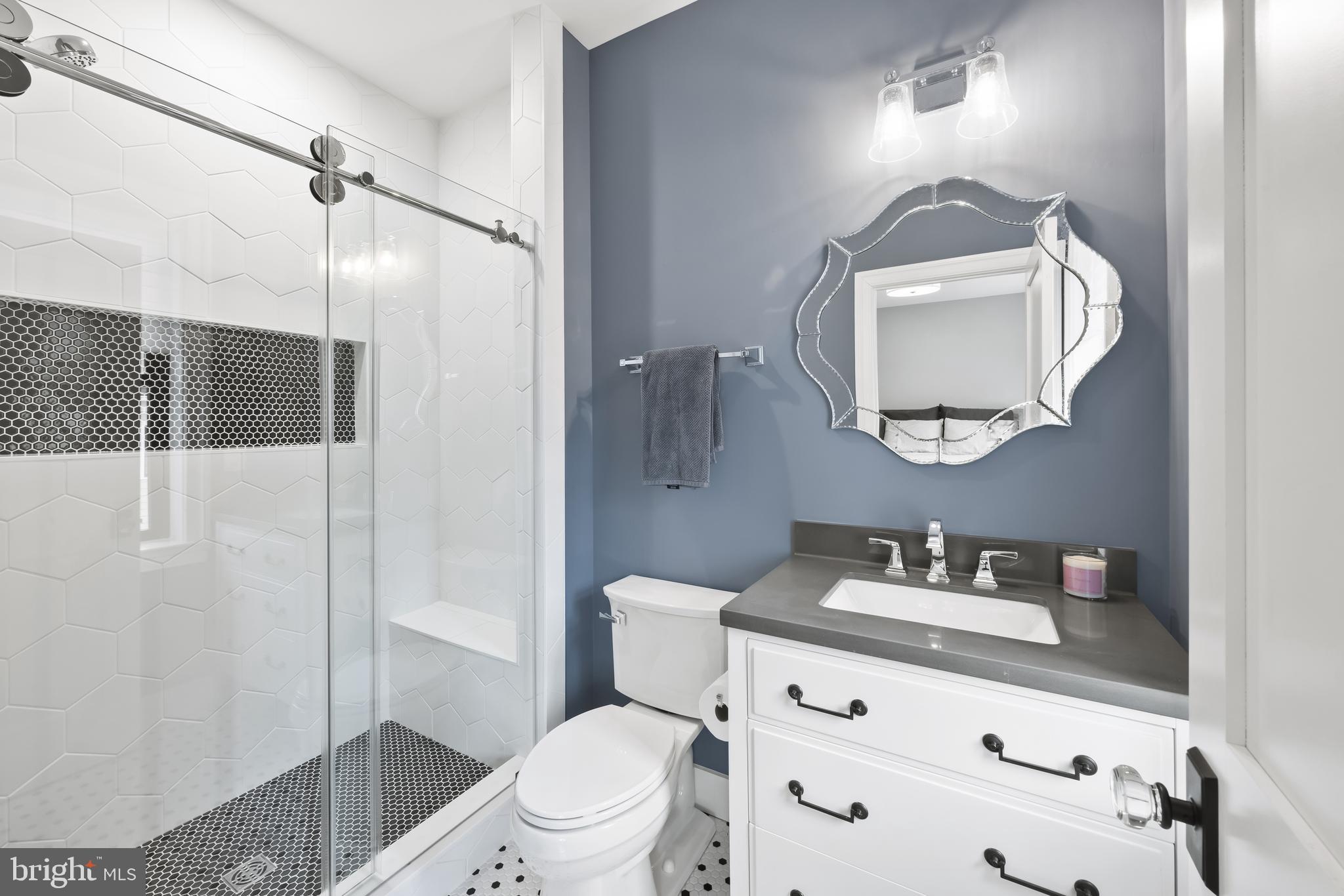 ENGLISH VILLAGE - Residential