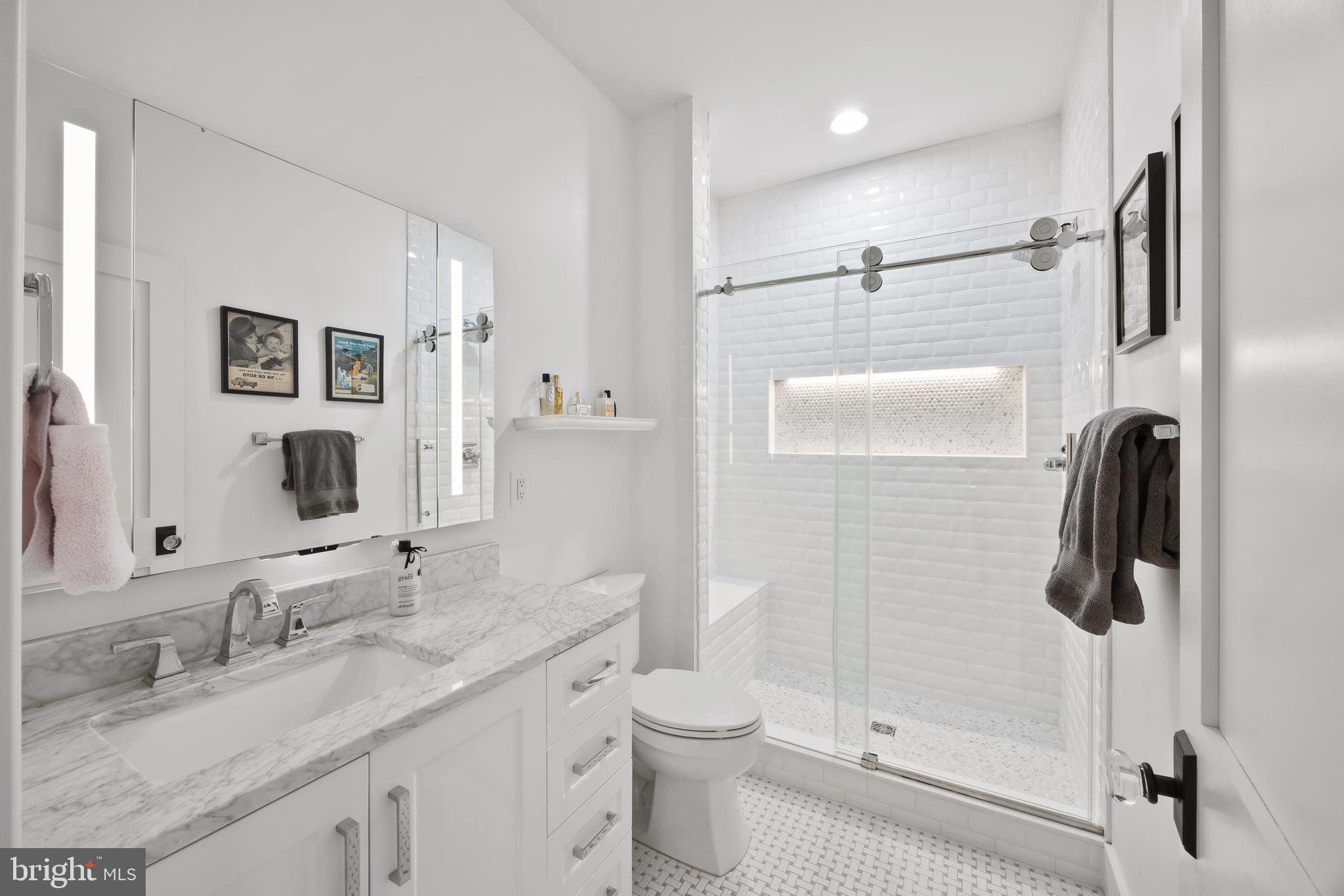 ENGLISH VILLAGE - Residential