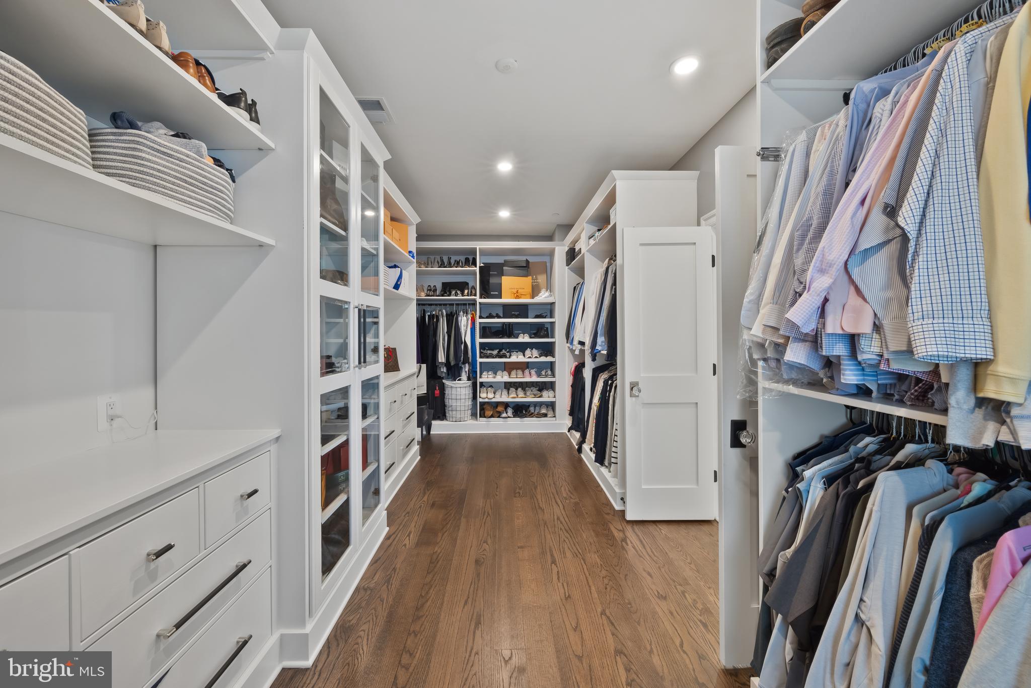 ENGLISH VILLAGE - Residential