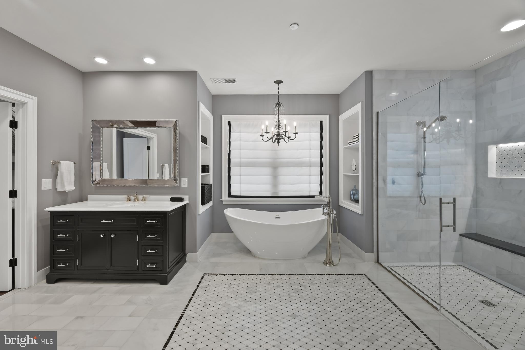 ENGLISH VILLAGE - Residential