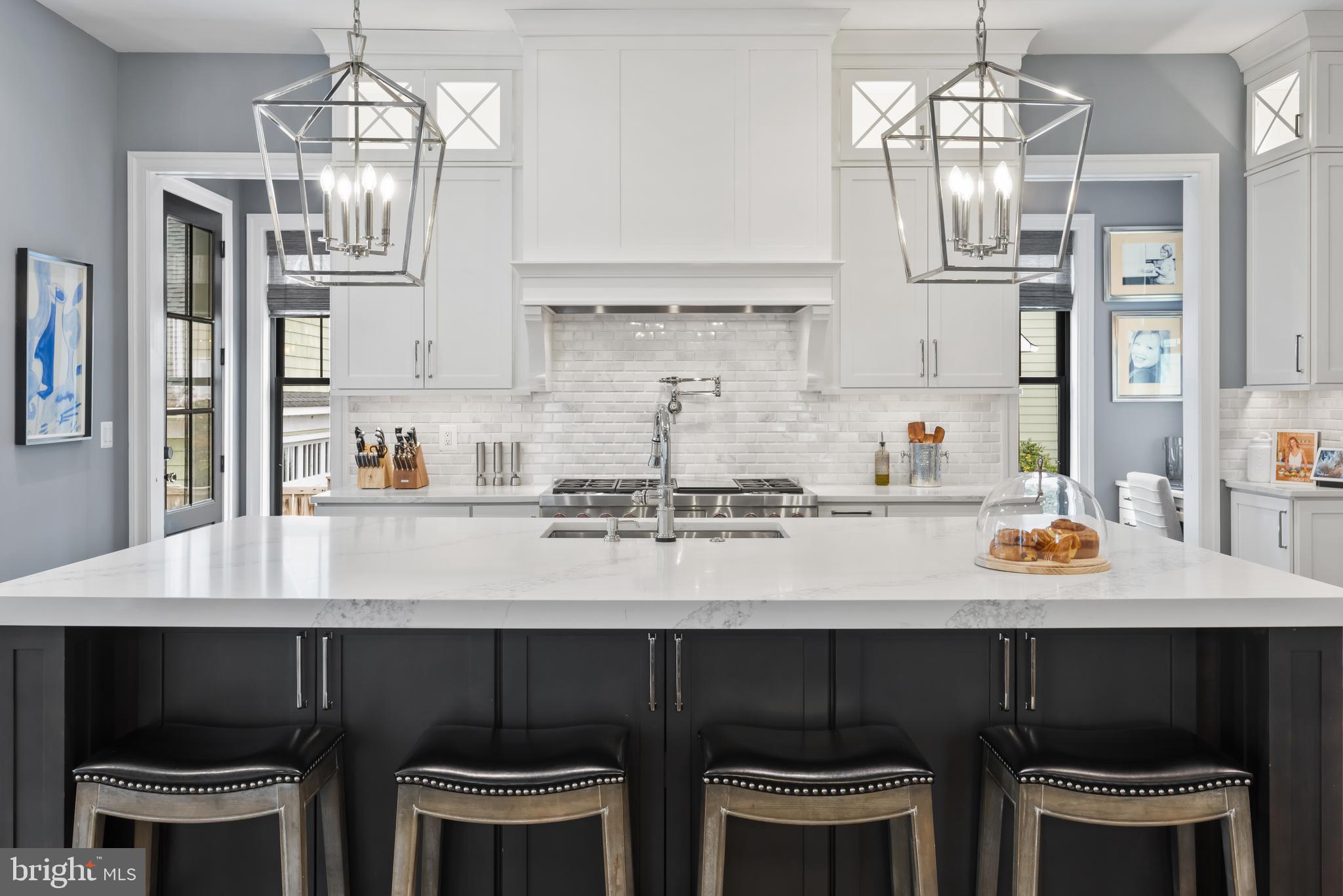 ENGLISH VILLAGE - Residential