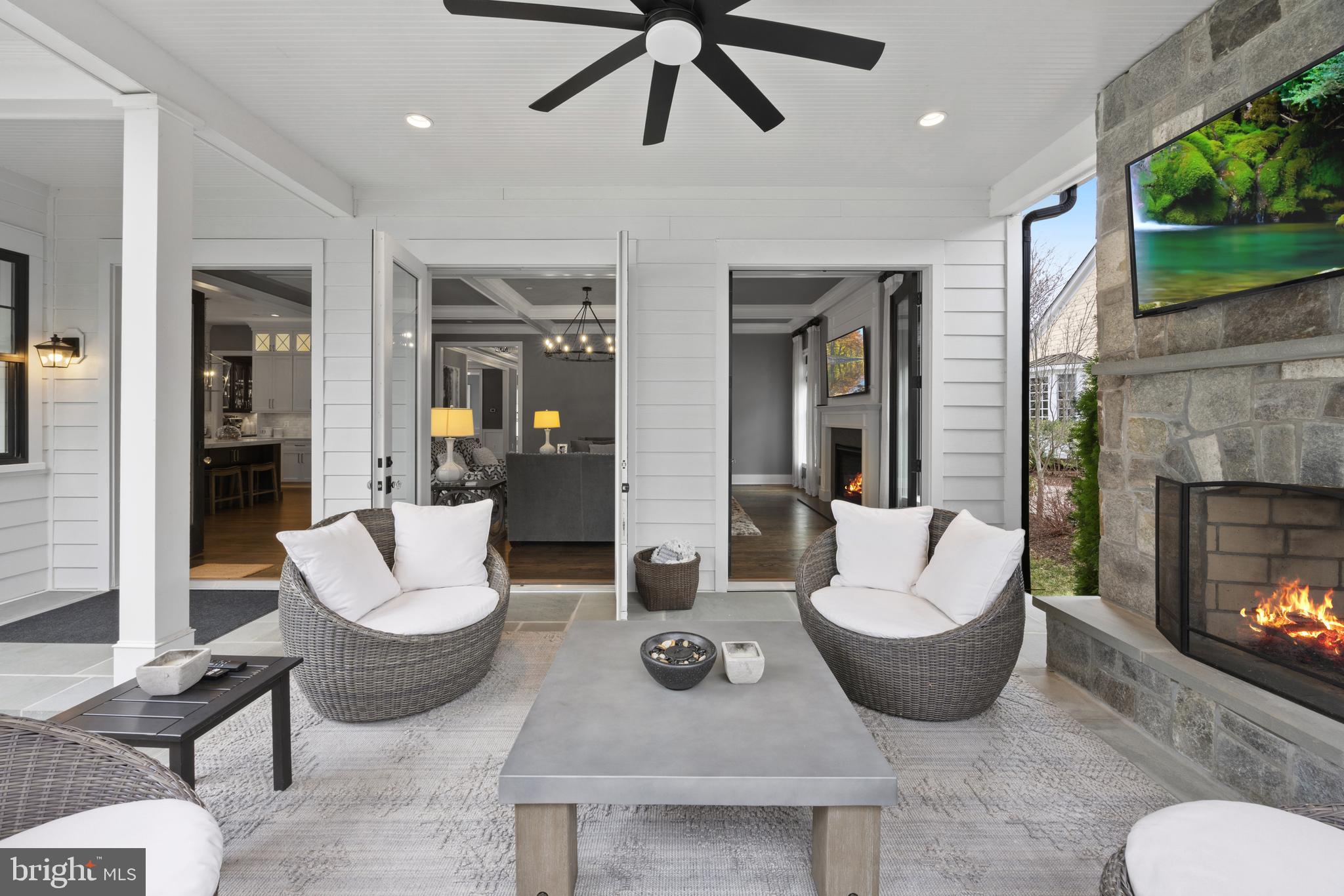 ENGLISH VILLAGE - Residential