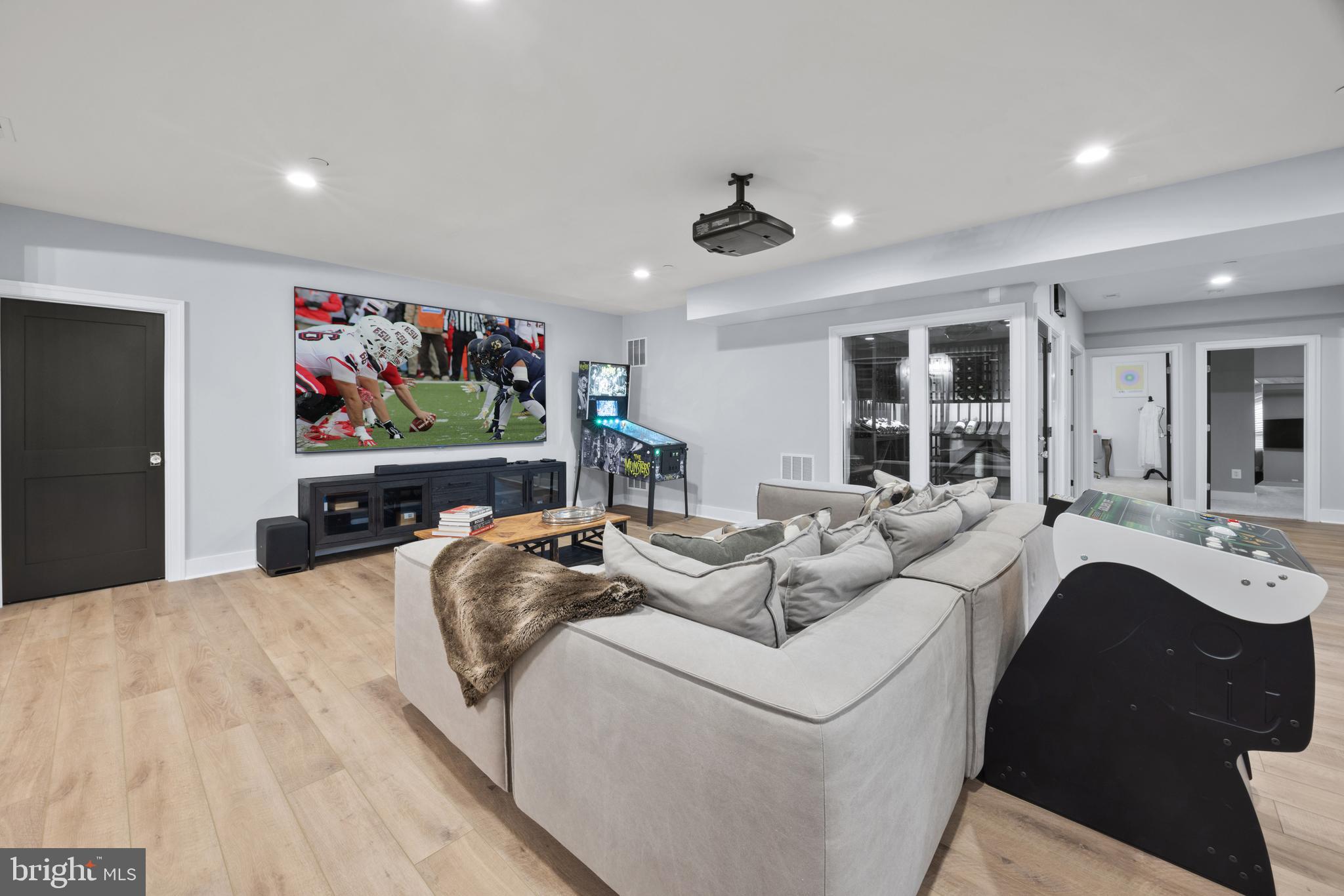 ENGLISH VILLAGE - Residential