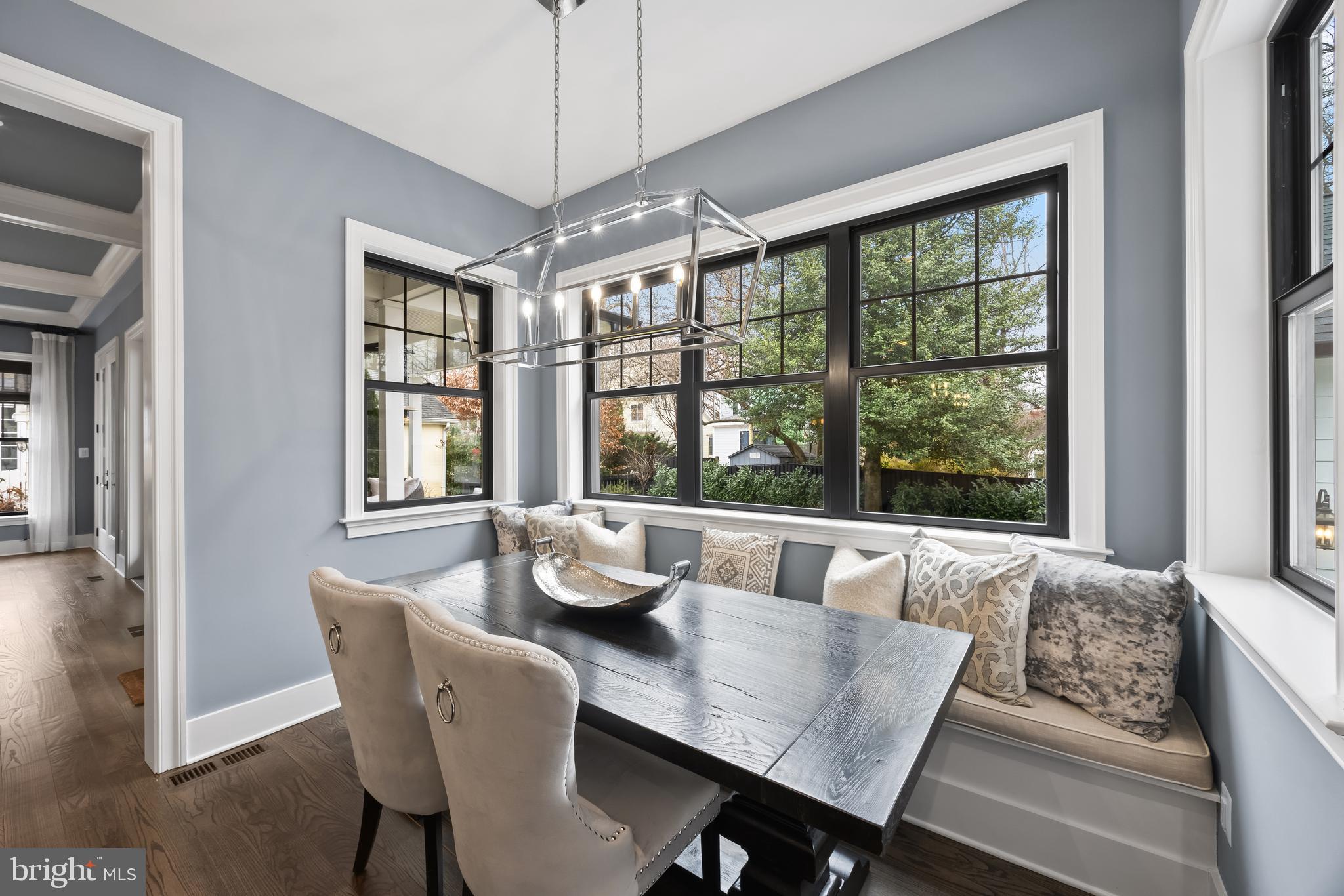 ENGLISH VILLAGE - Residential