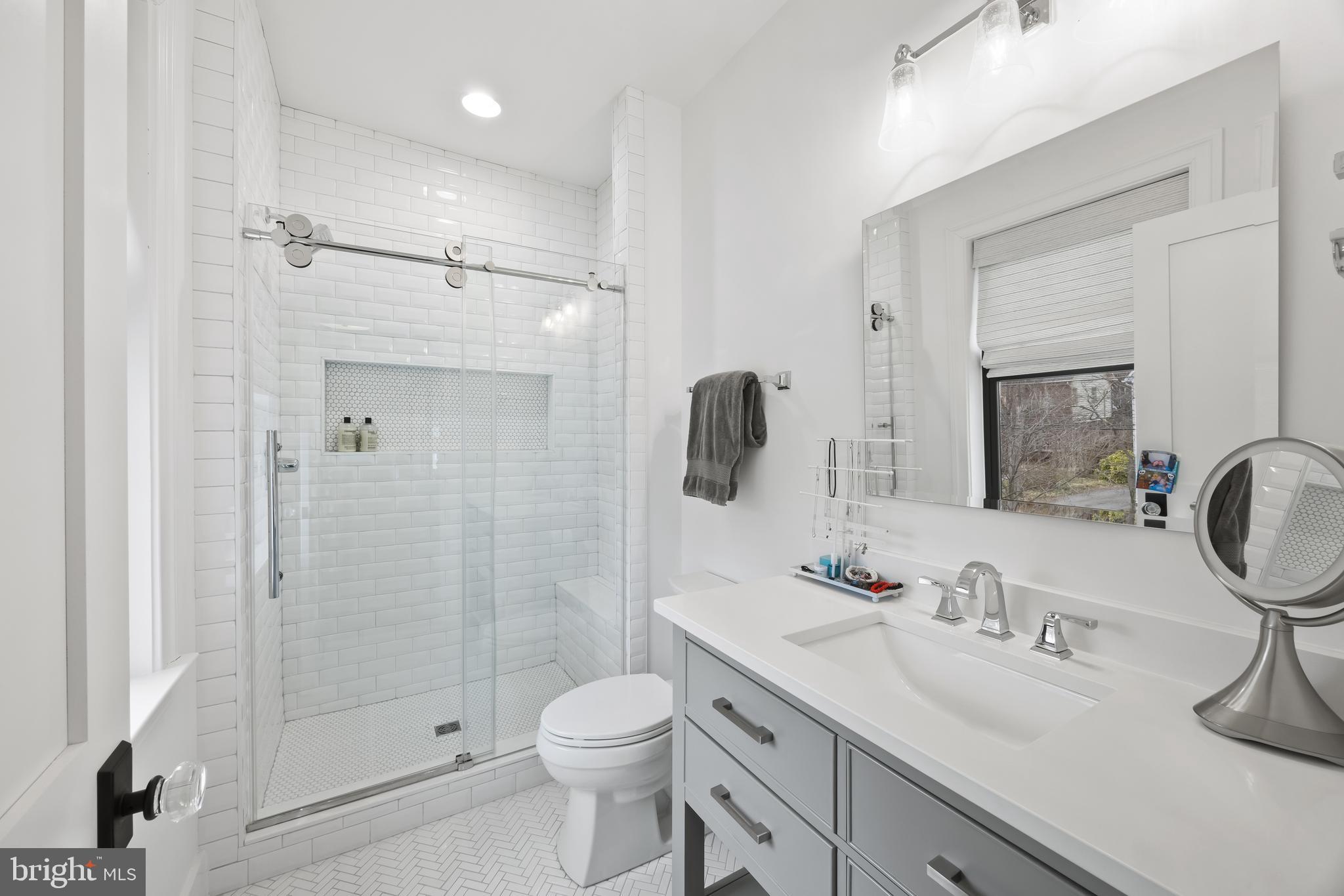 ENGLISH VILLAGE - Residential