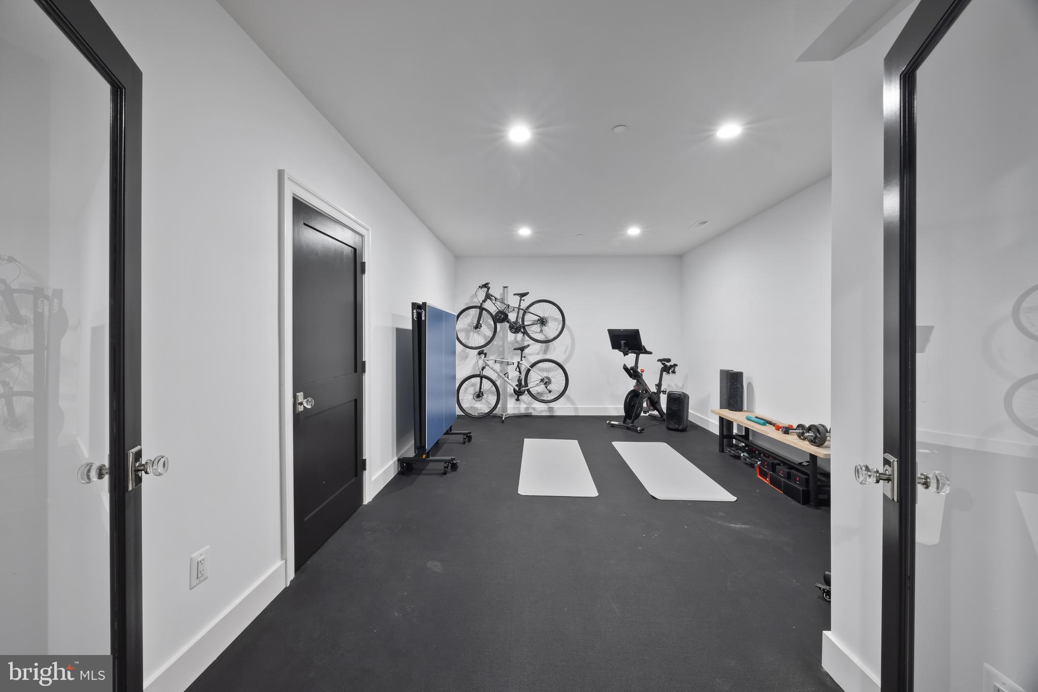 ENGLISH VILLAGE - Residential