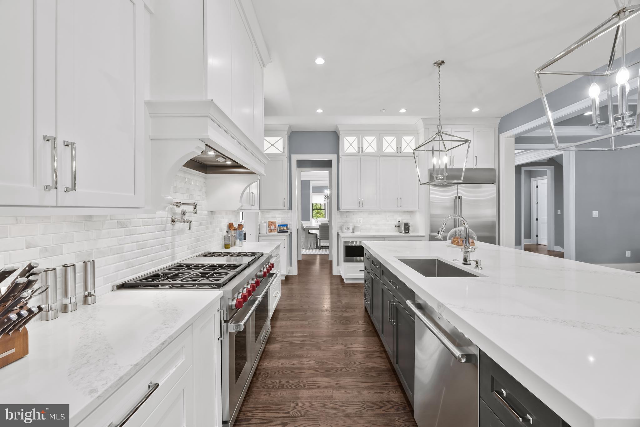 ENGLISH VILLAGE - Residential