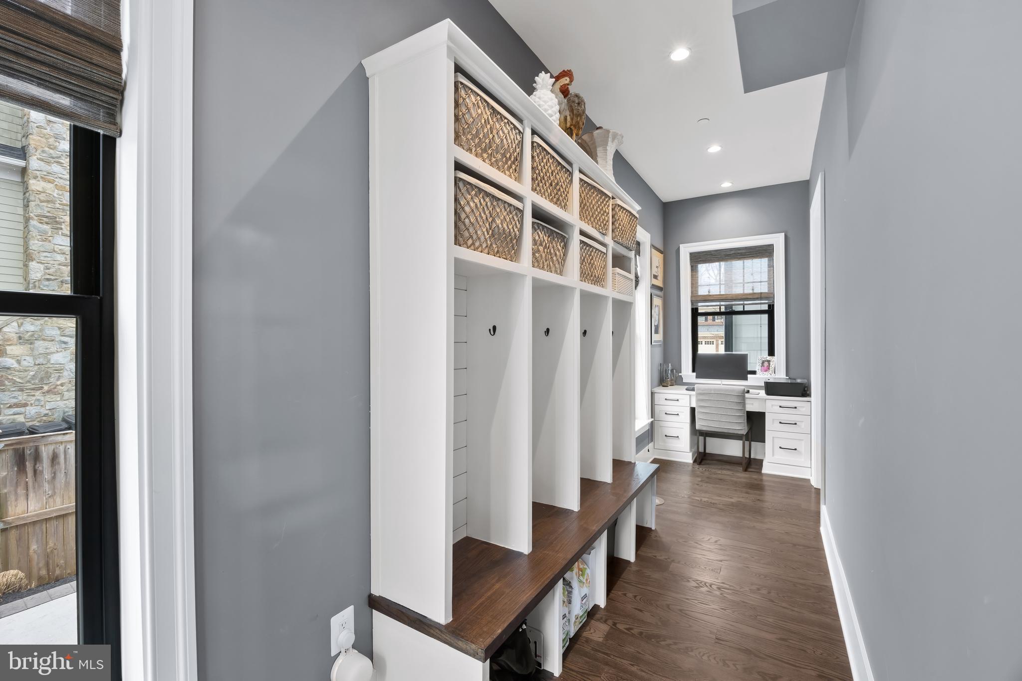 ENGLISH VILLAGE - Residential