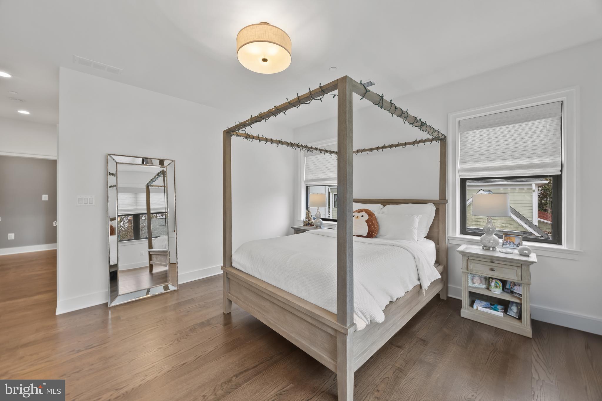 ENGLISH VILLAGE - Residential