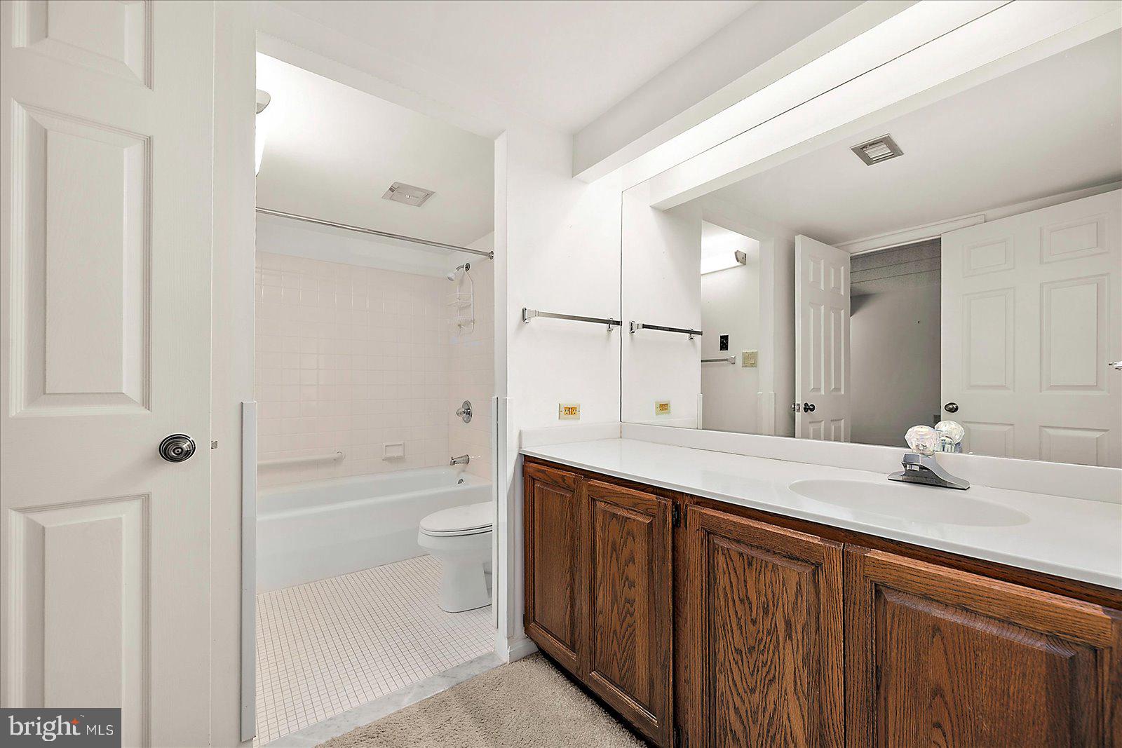 CANAL WOODS III - Residential