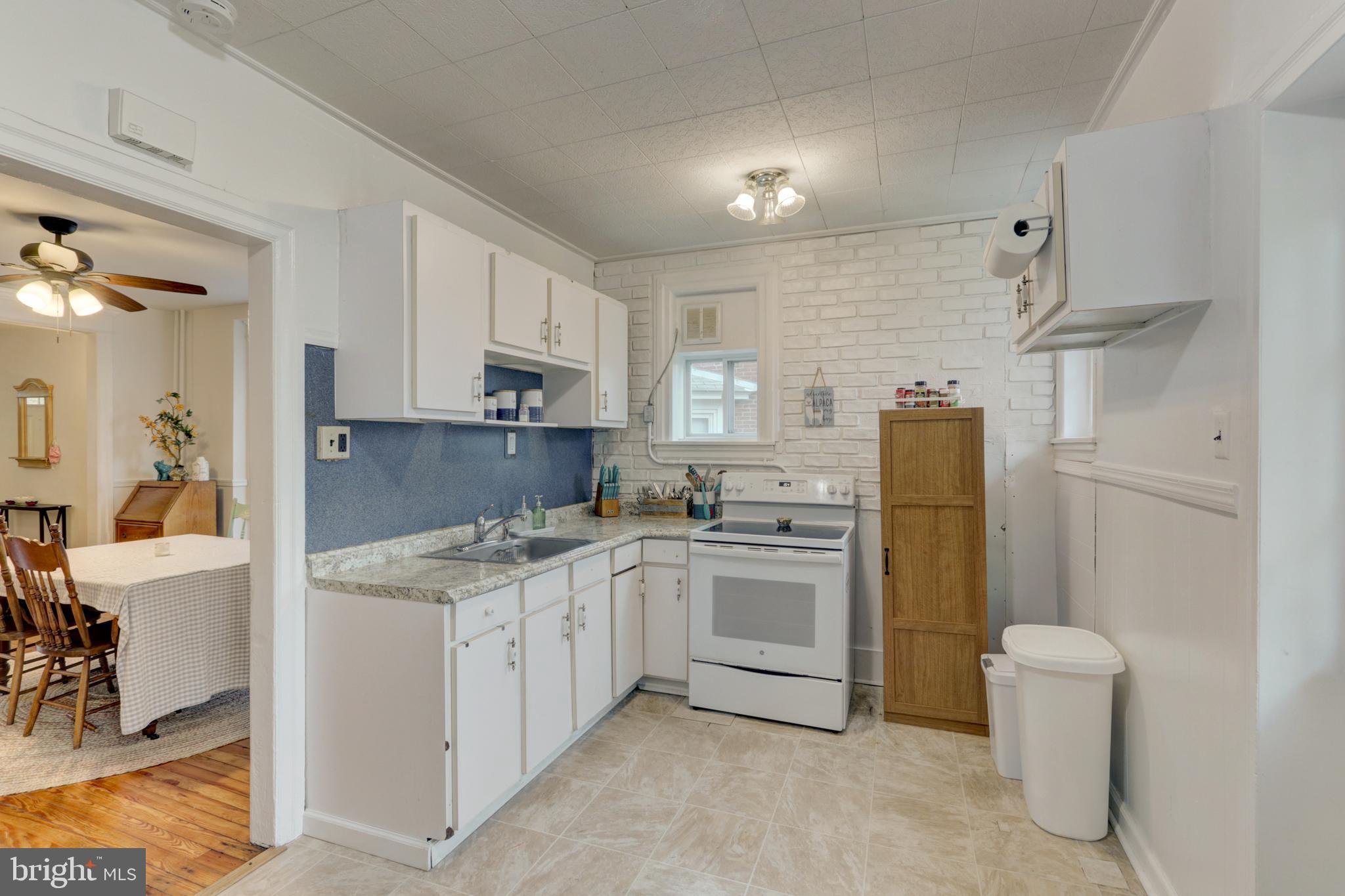 NORRISTOWN - Residential