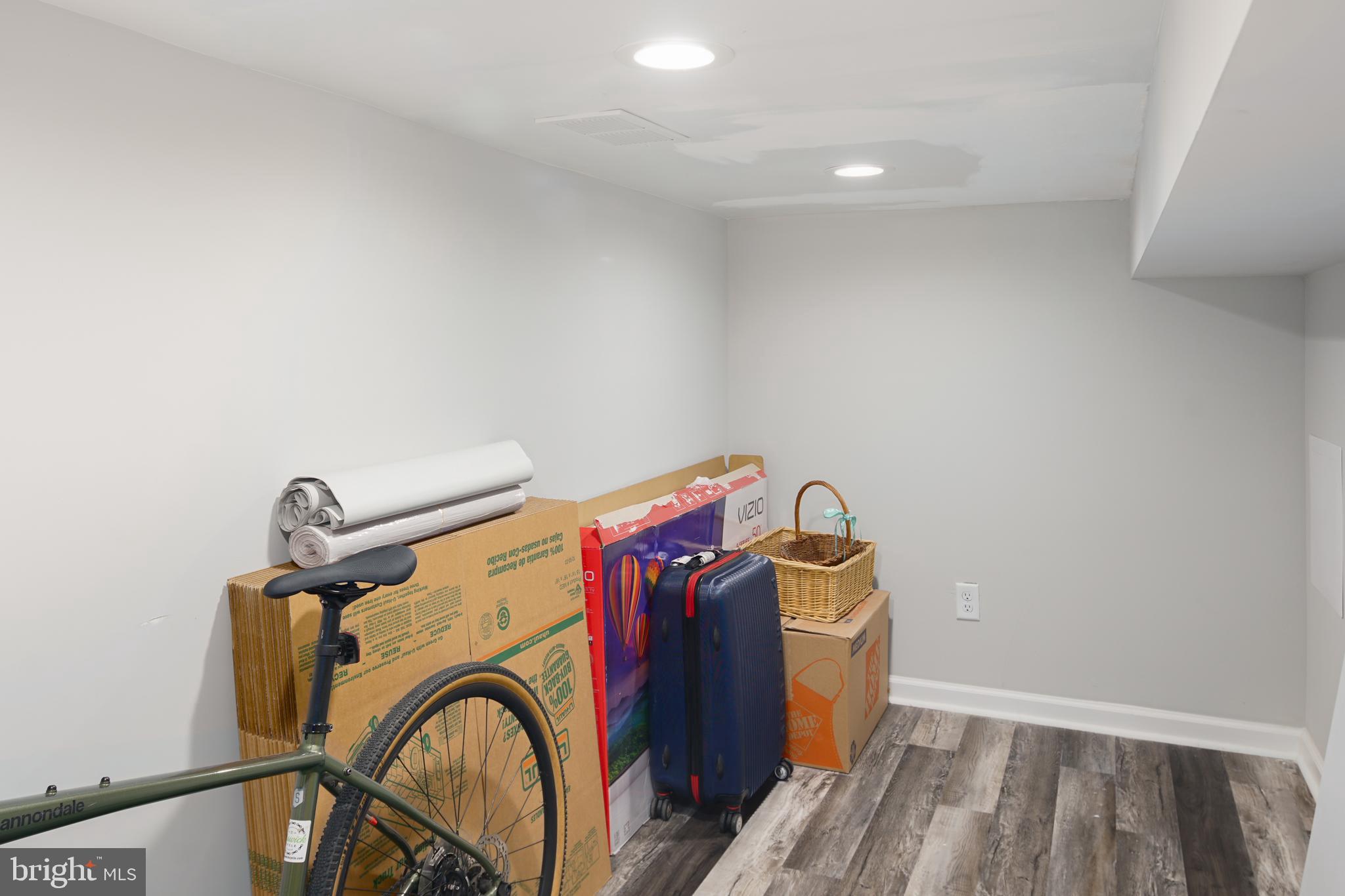 SHARSWOOD - Residential Lease