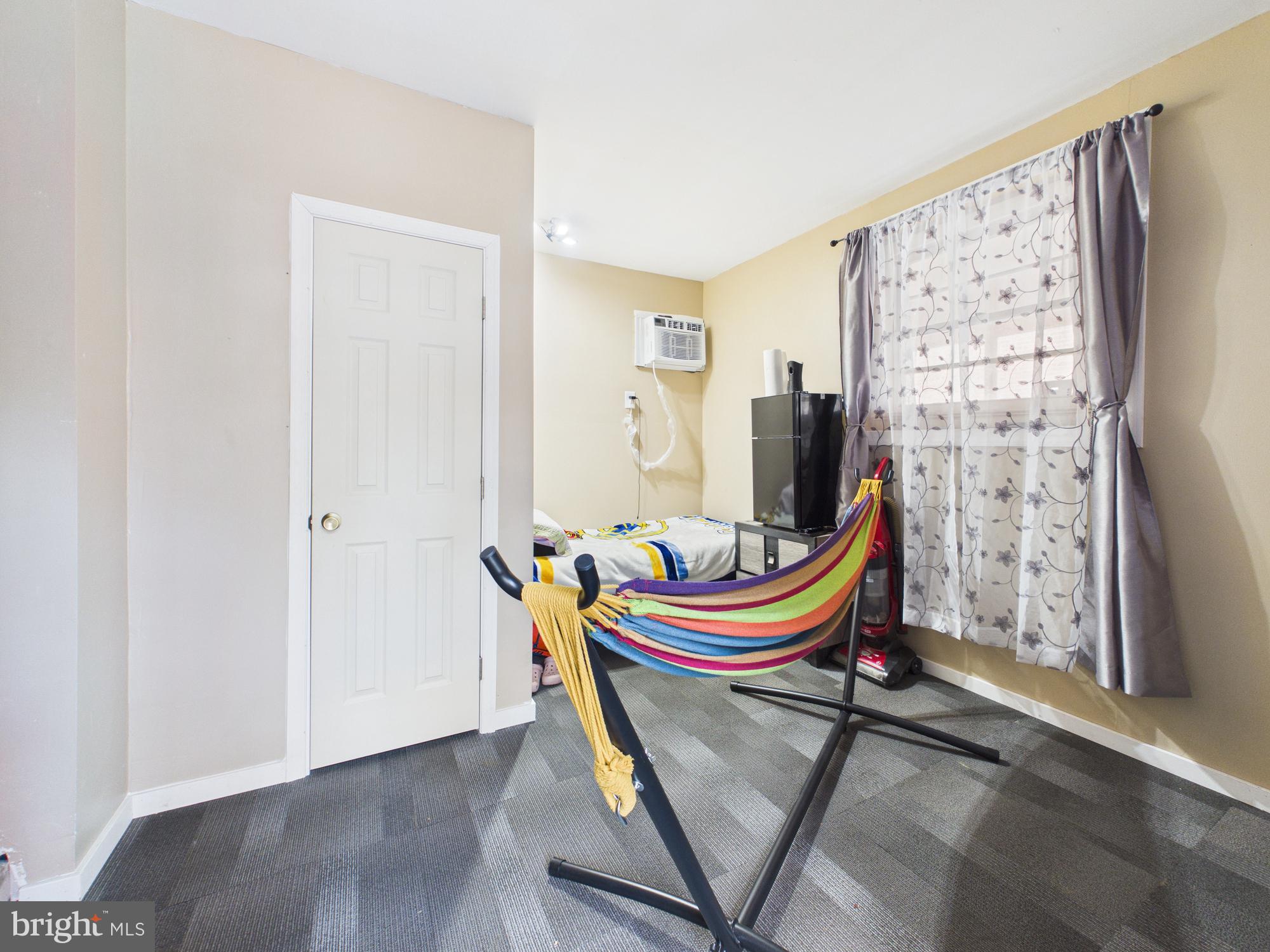 WOODBERRY FOREST - Residential