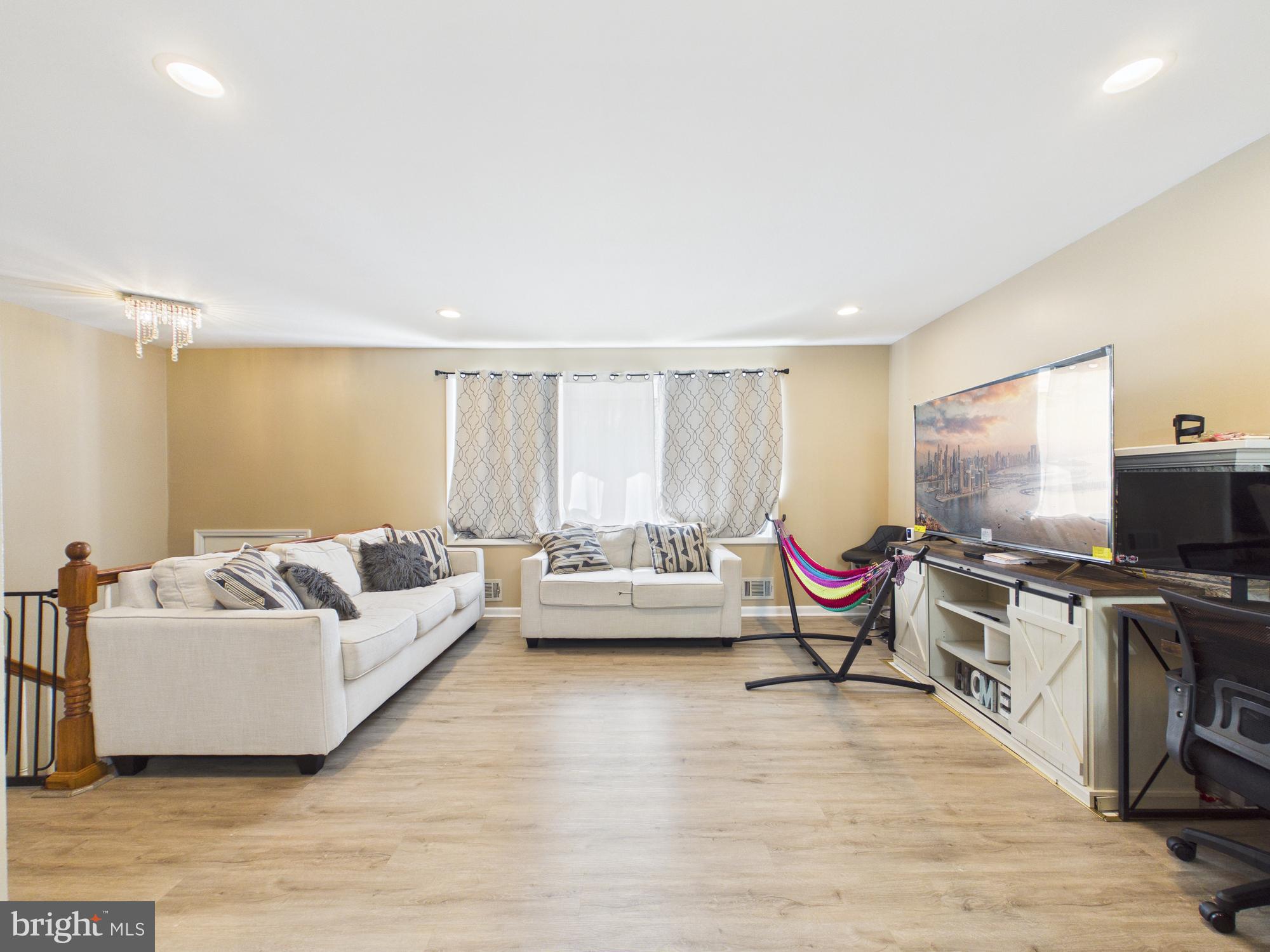 WOODBERRY FOREST - Residential