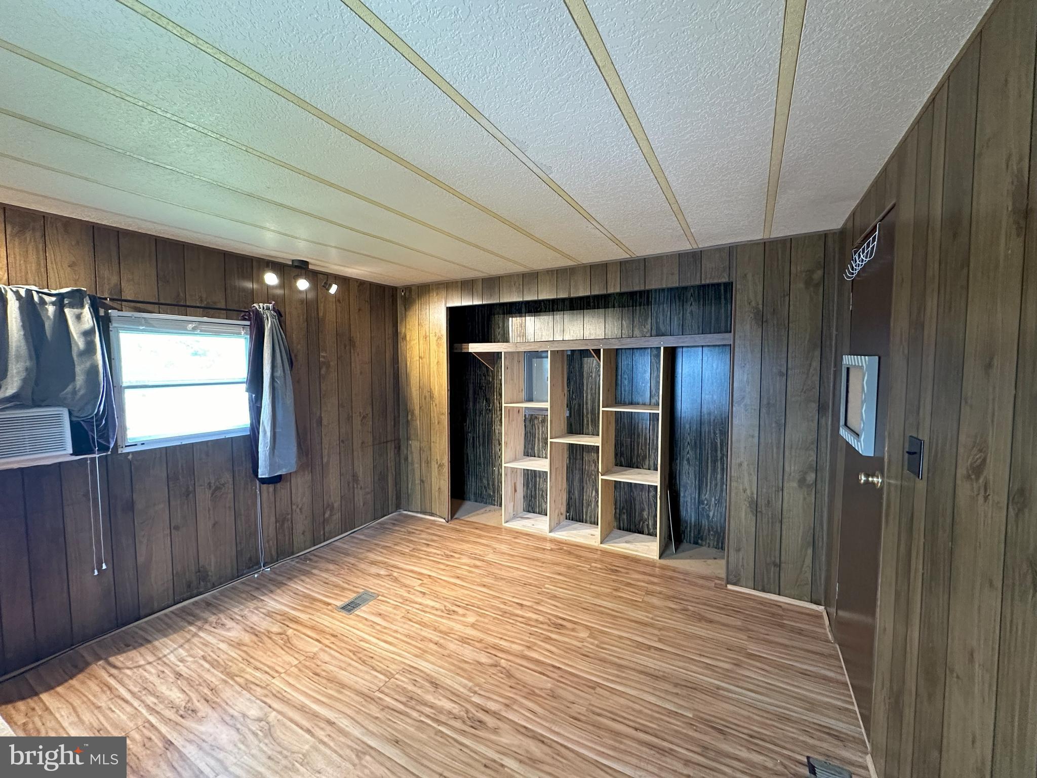 LAWSON MHP - Residential