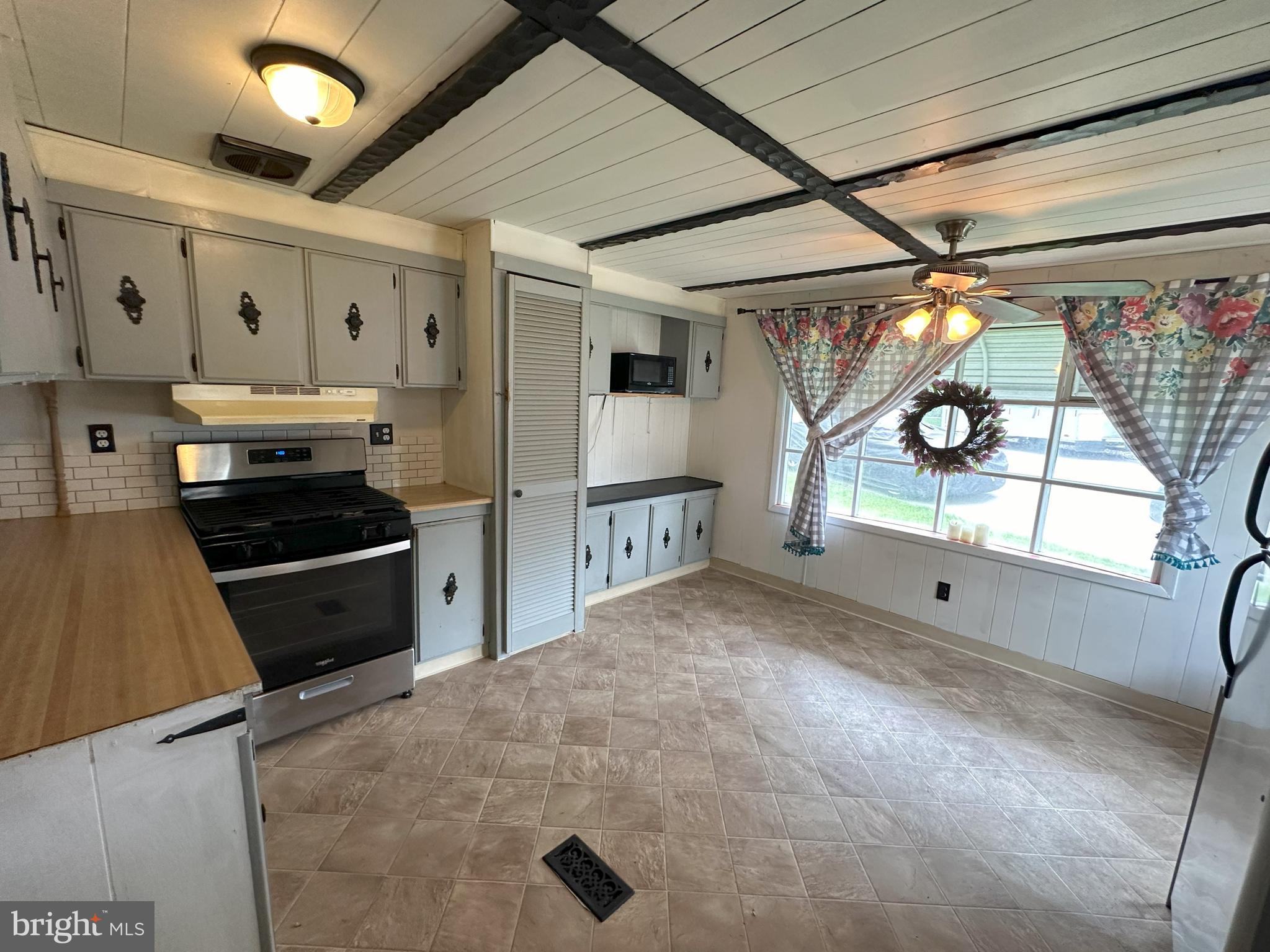 LAWSON MHP - Residential