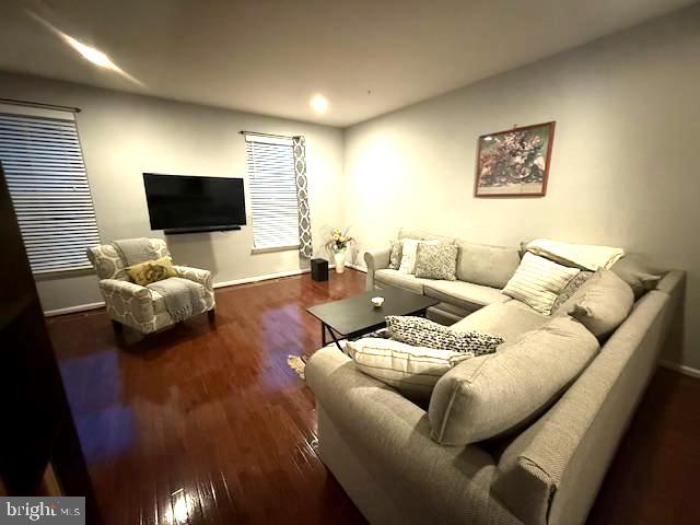 CREEKSIDE VILLAGE AT TANYARD SPRINGS - Residential