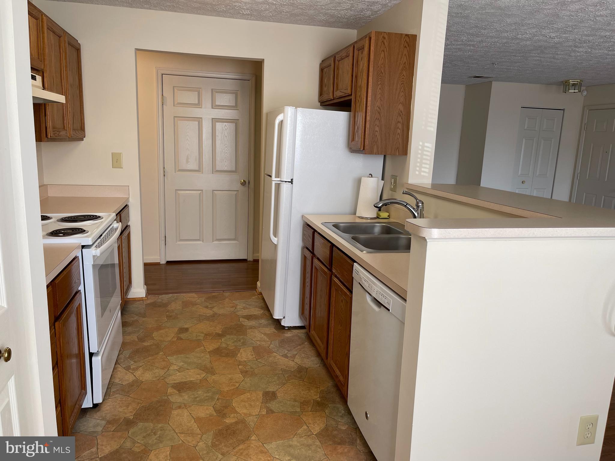 PINEY ORCHARD - Residential Lease