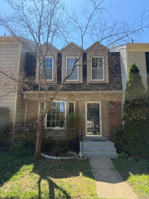 Townhouse For Rent - 10313 Latney Road<br/> FAIRFAX, VA 22032