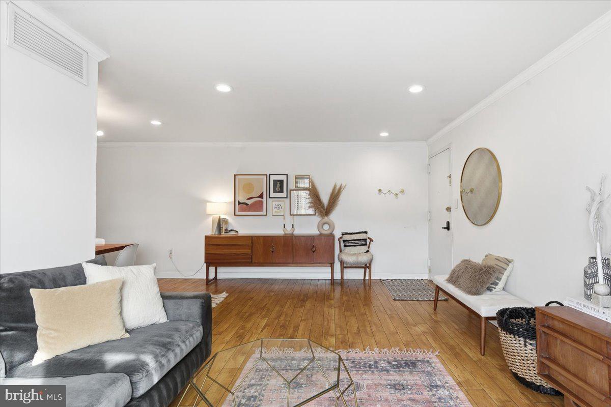 FOXCROFT COLONY CONDOS - Residential