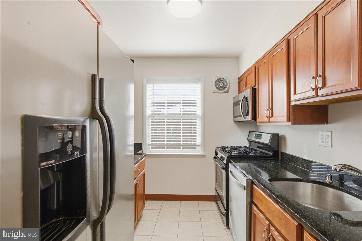 FOXCROFT COLONY CONDOS - Residential