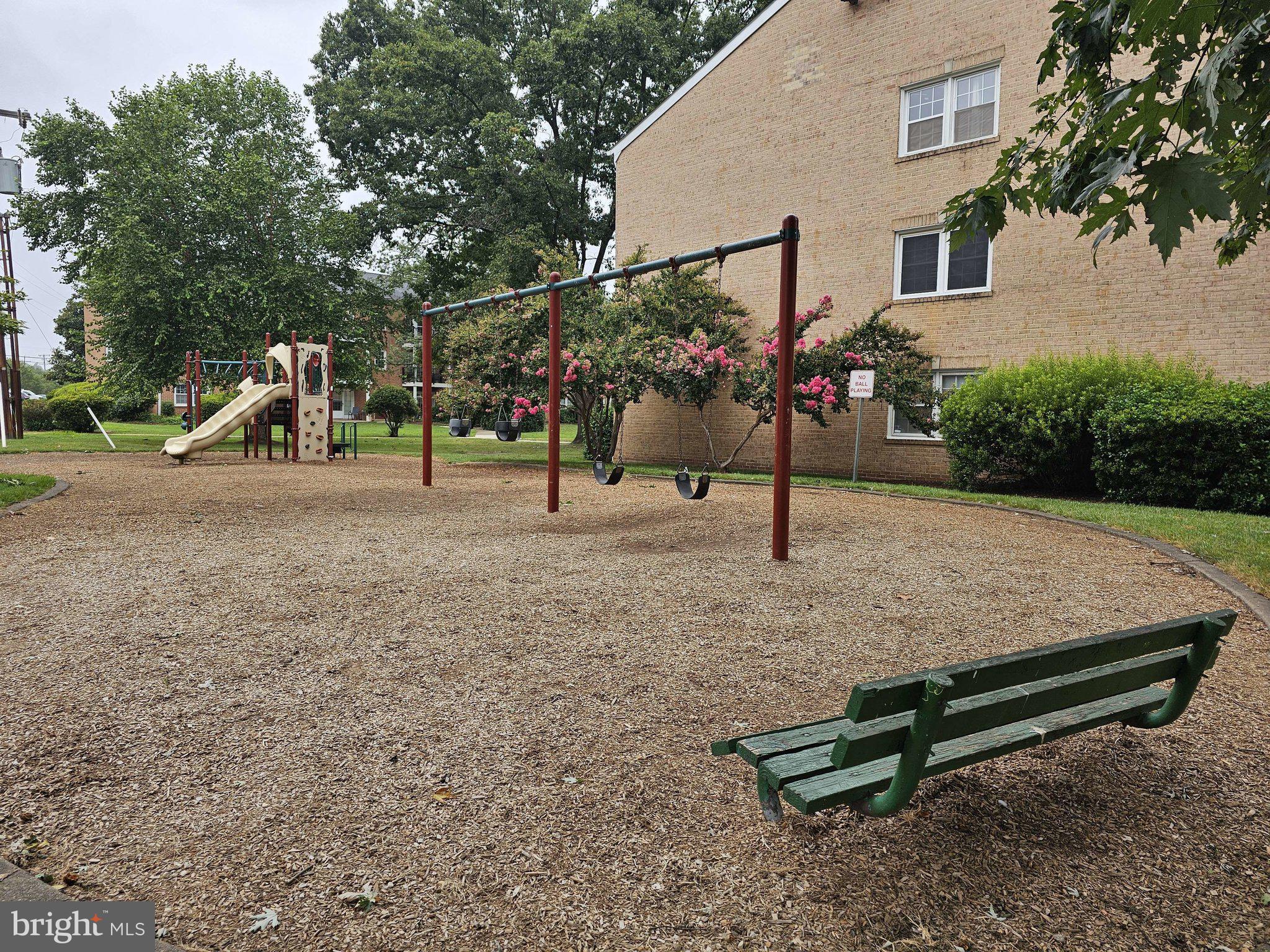 FOXCROFT COLONY CONDOS - Residential