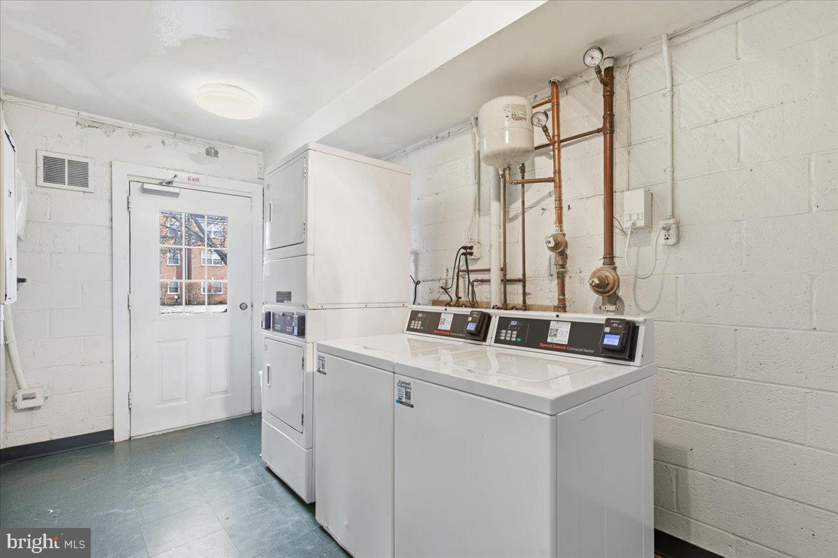 FOXCROFT COLONY CONDOS - Residential