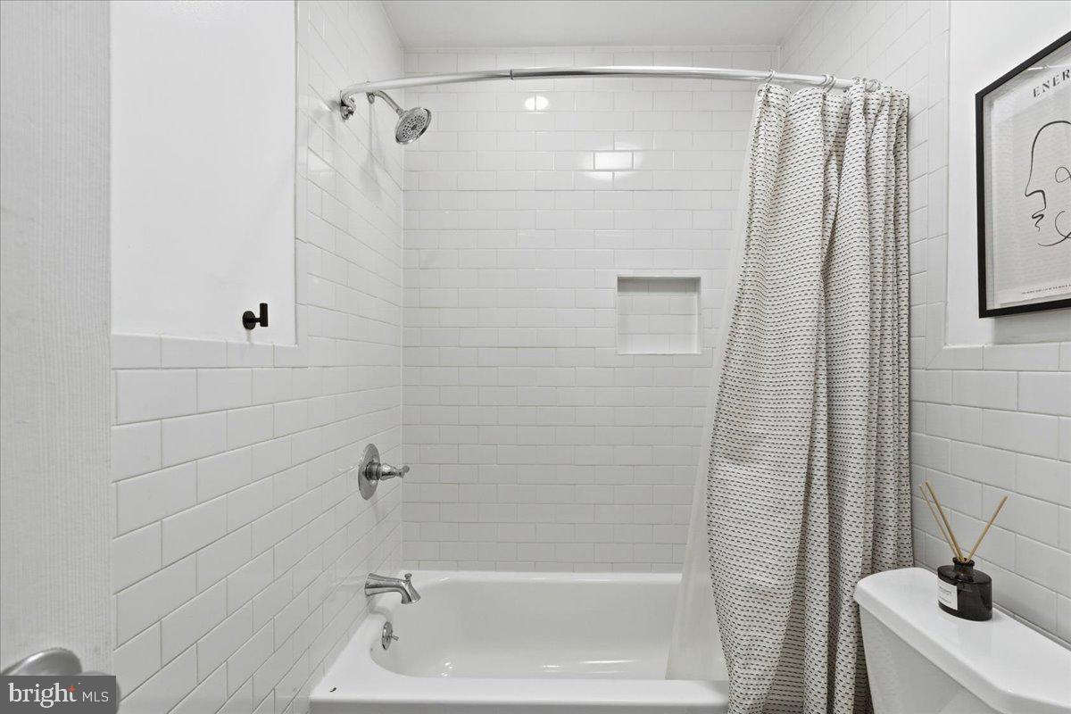 FOXCROFT COLONY CONDOS - Residential