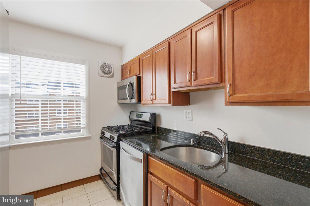 FOXCROFT COLONY CONDOS - Residential