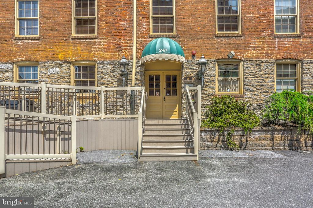 Photo of 247 N SHIPPEN ST #310, LANCASTER, PA 17602 (MLS # PALA2038702)