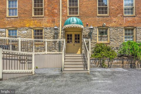 Photo of 247 N SHIPPEN ST #310, LANCASTER, PA 17602 (MLS # PALA2038702)