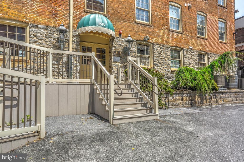 Photo of 247 N SHIPPEN ST #310, LANCASTER, PA 17602 (MLS # PALA2038702)