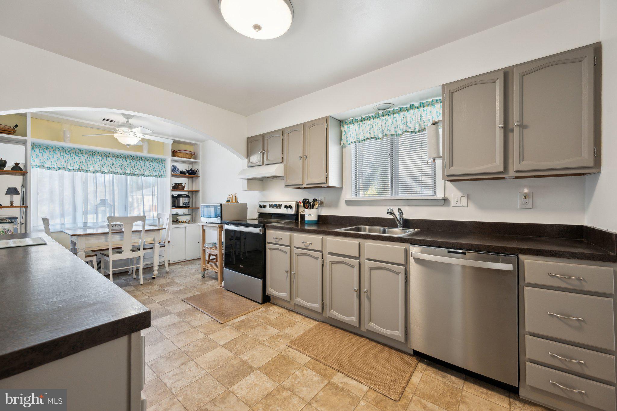 HILLSIDE ACRES - Residential