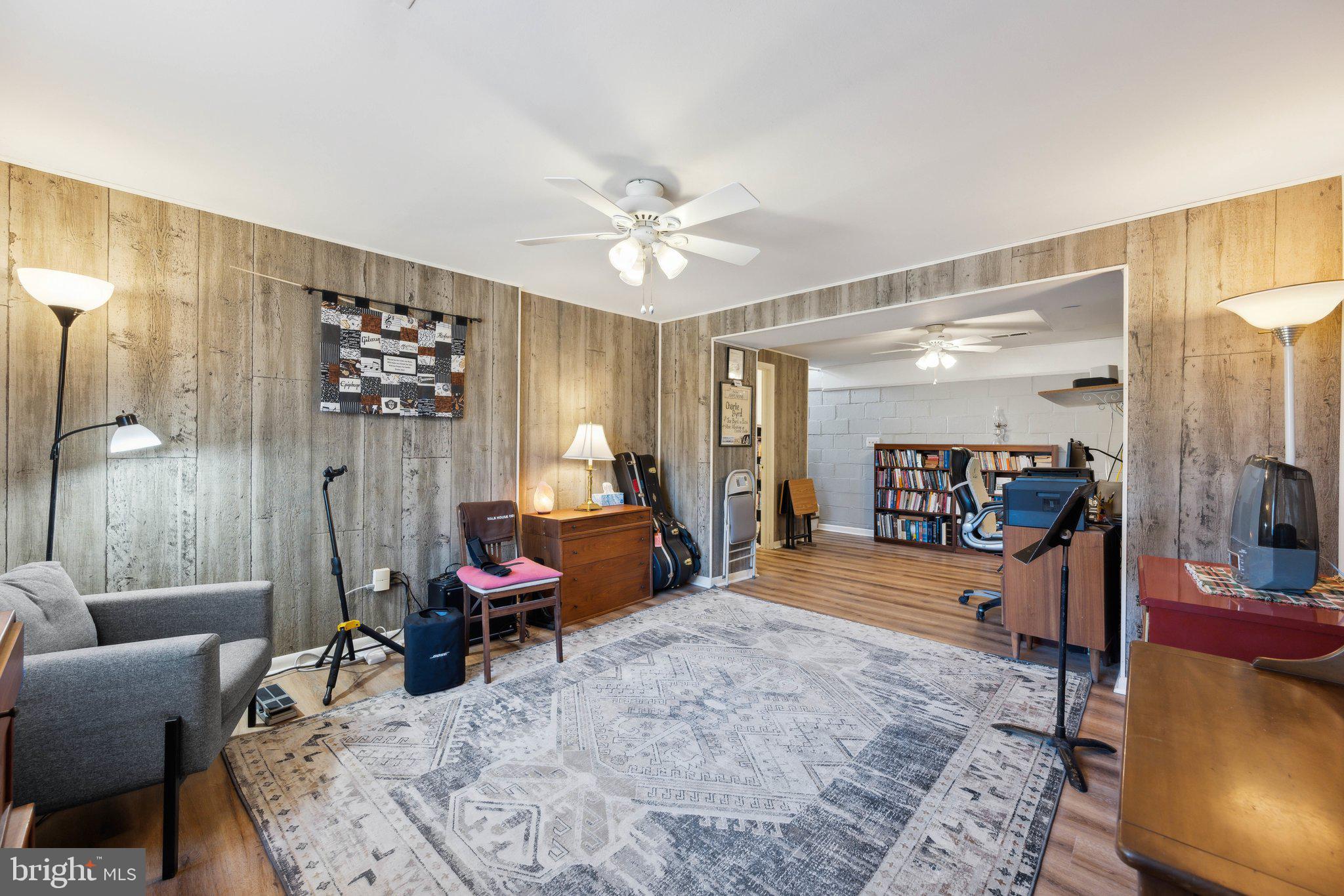 HILLSIDE ACRES - Residential