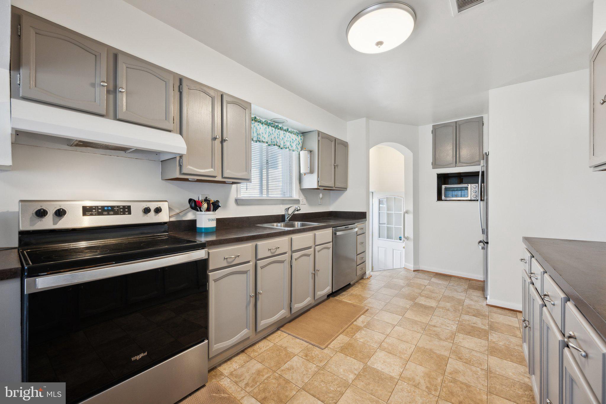 HILLSIDE ACRES - Residential