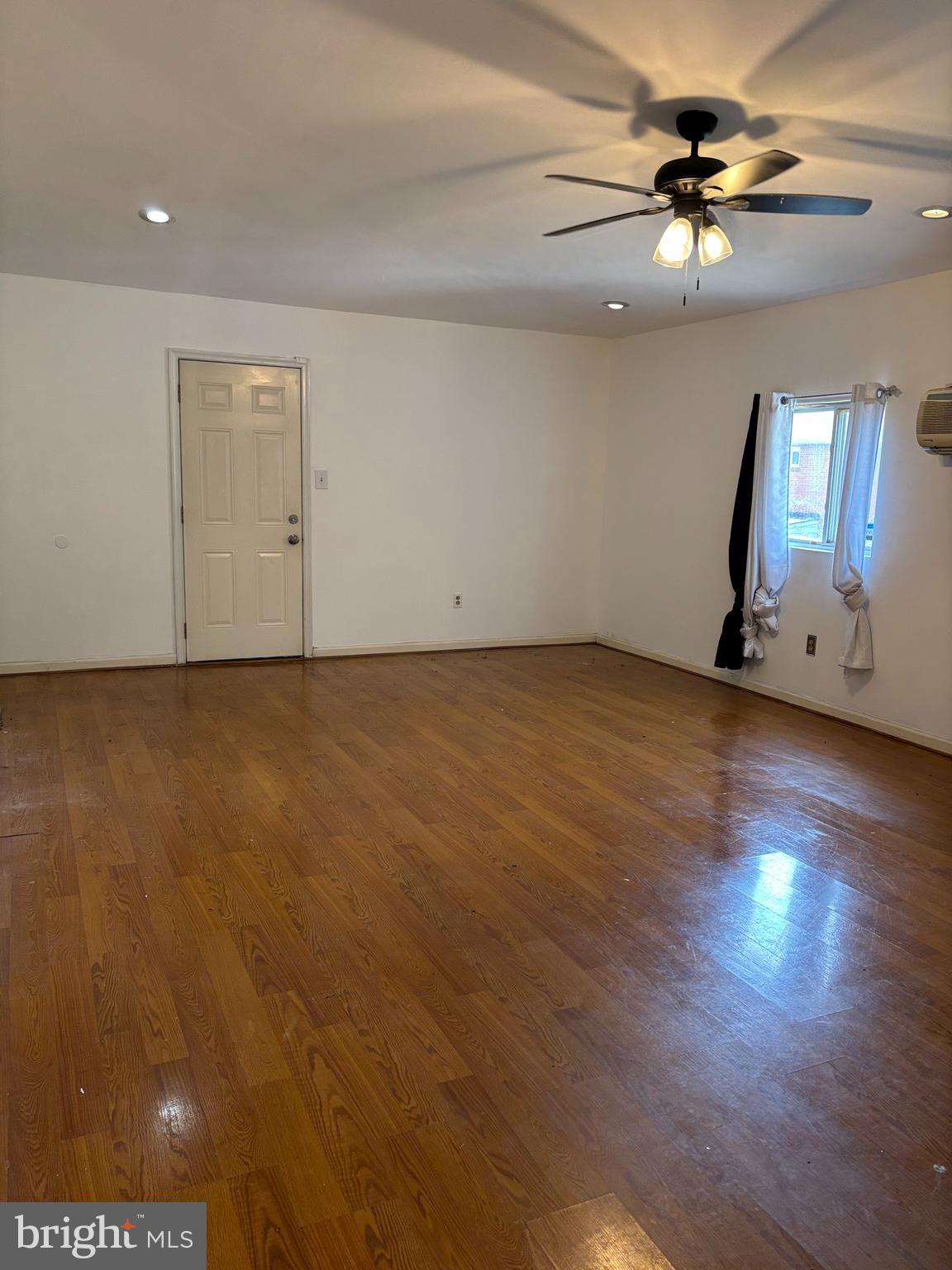 DUPONT VILLAGE - Residential