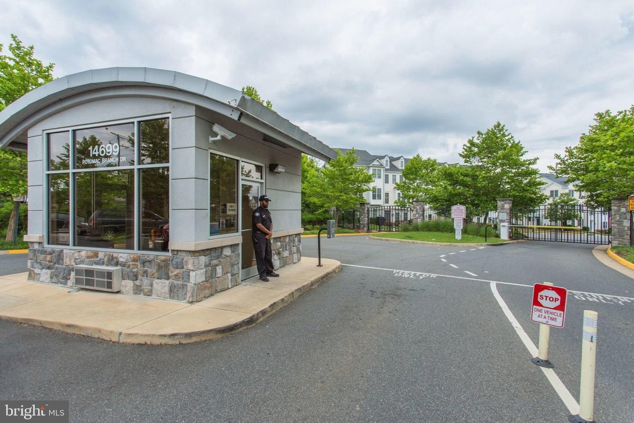 POTOMAC CLUB - Residential Lease