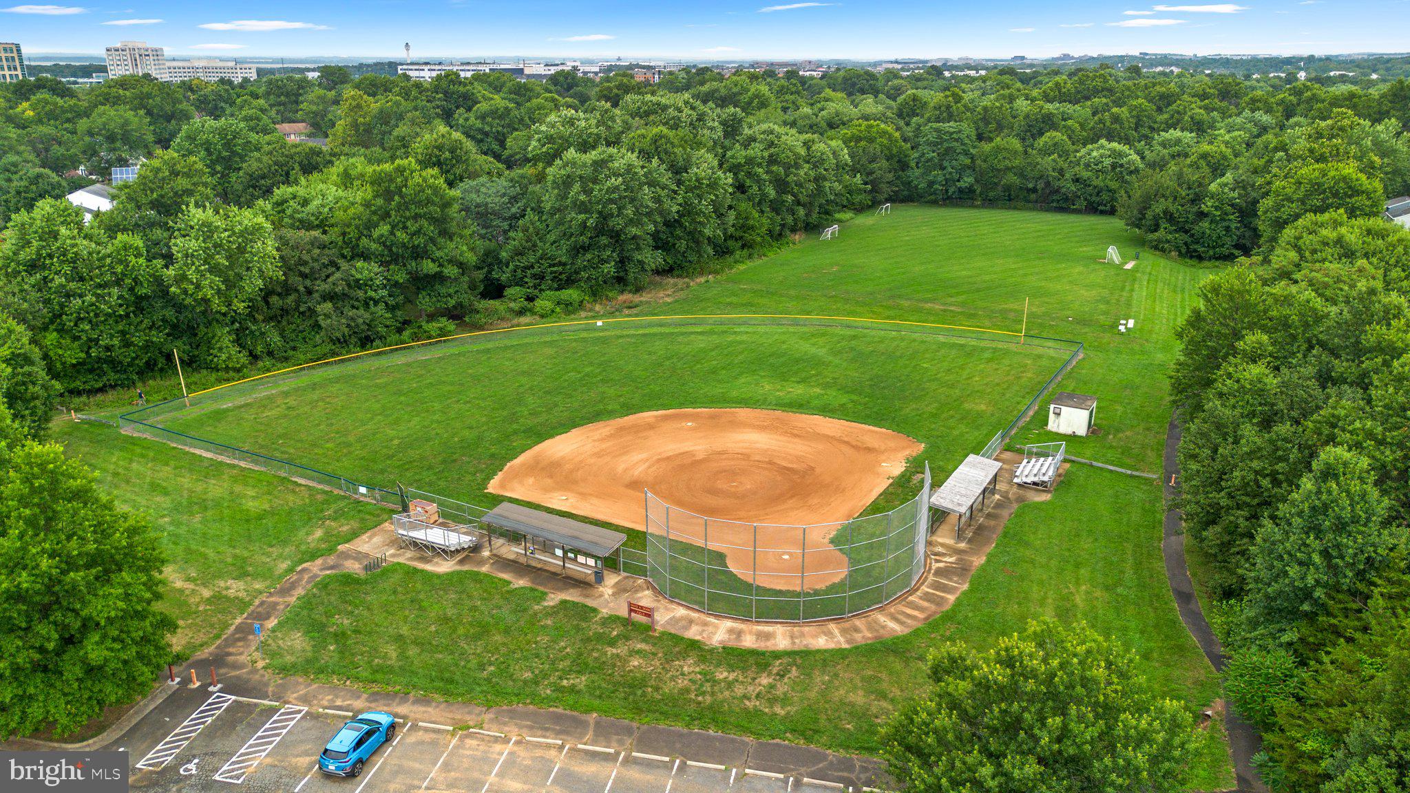 FRANKLIN FARM - Residential