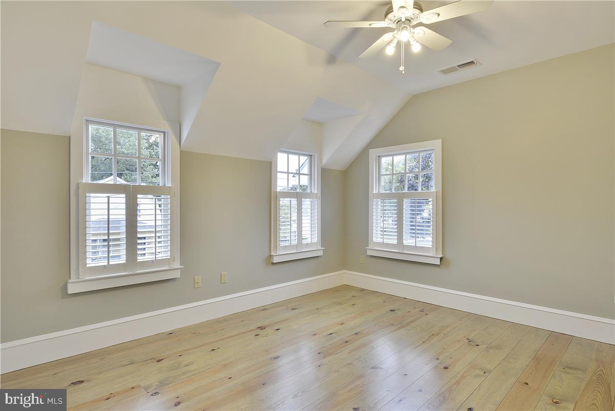 EASTPORT - Residential